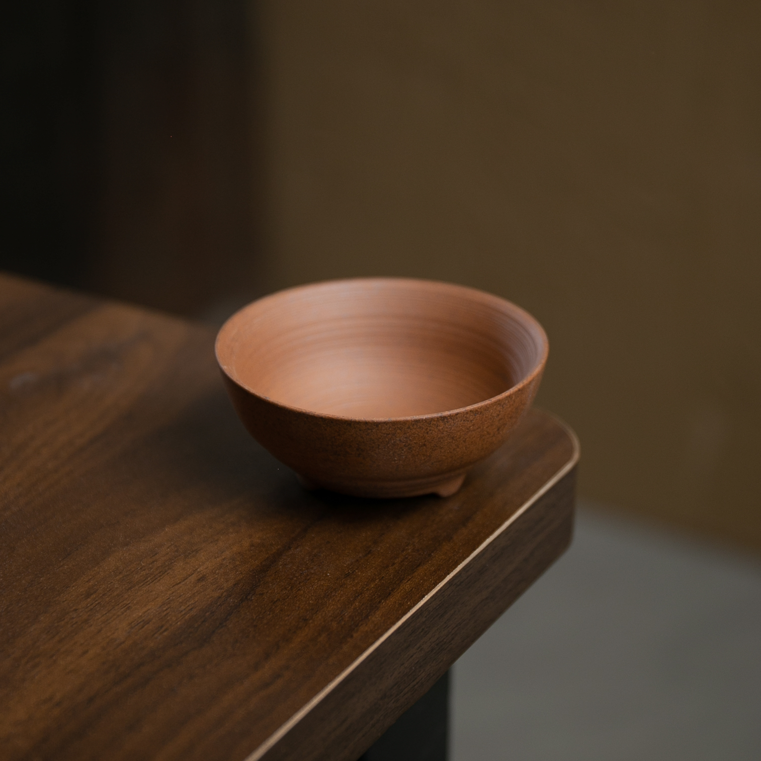 【岩予】老岩泥三足杯.7926.茶杯.BL