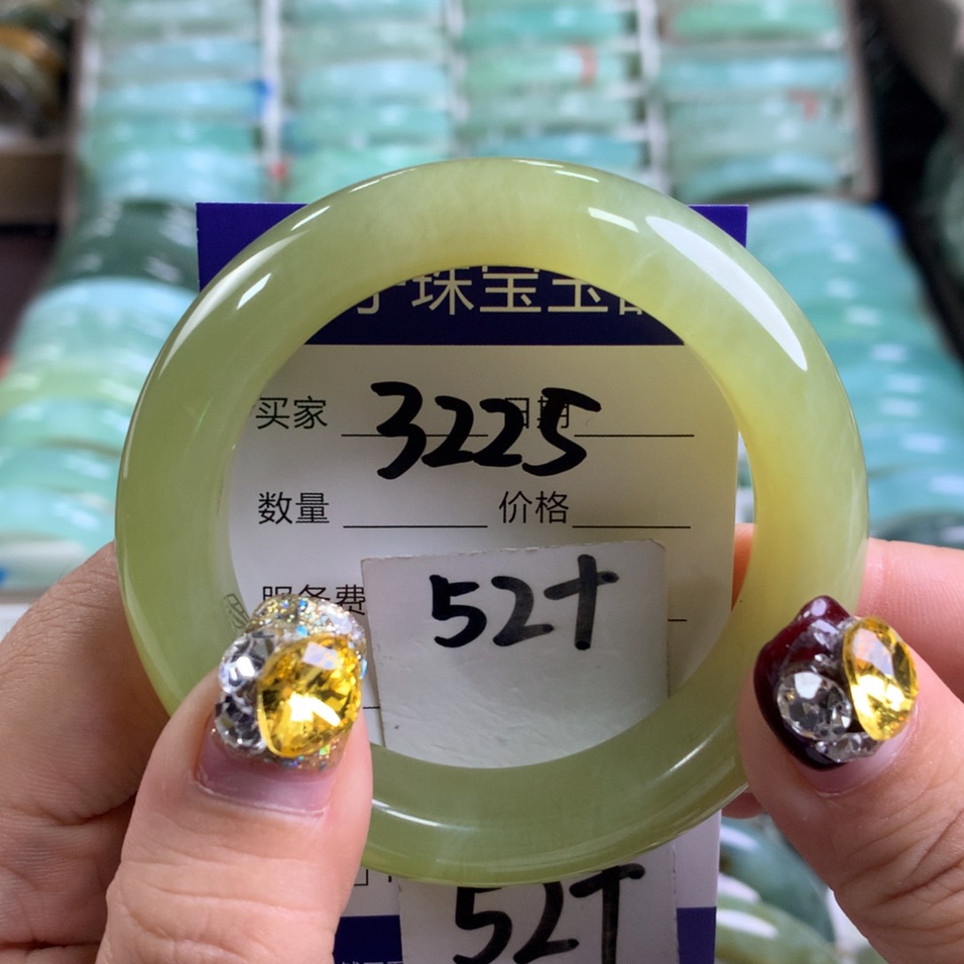 蛇纹石玉手镯未镶嵌3225