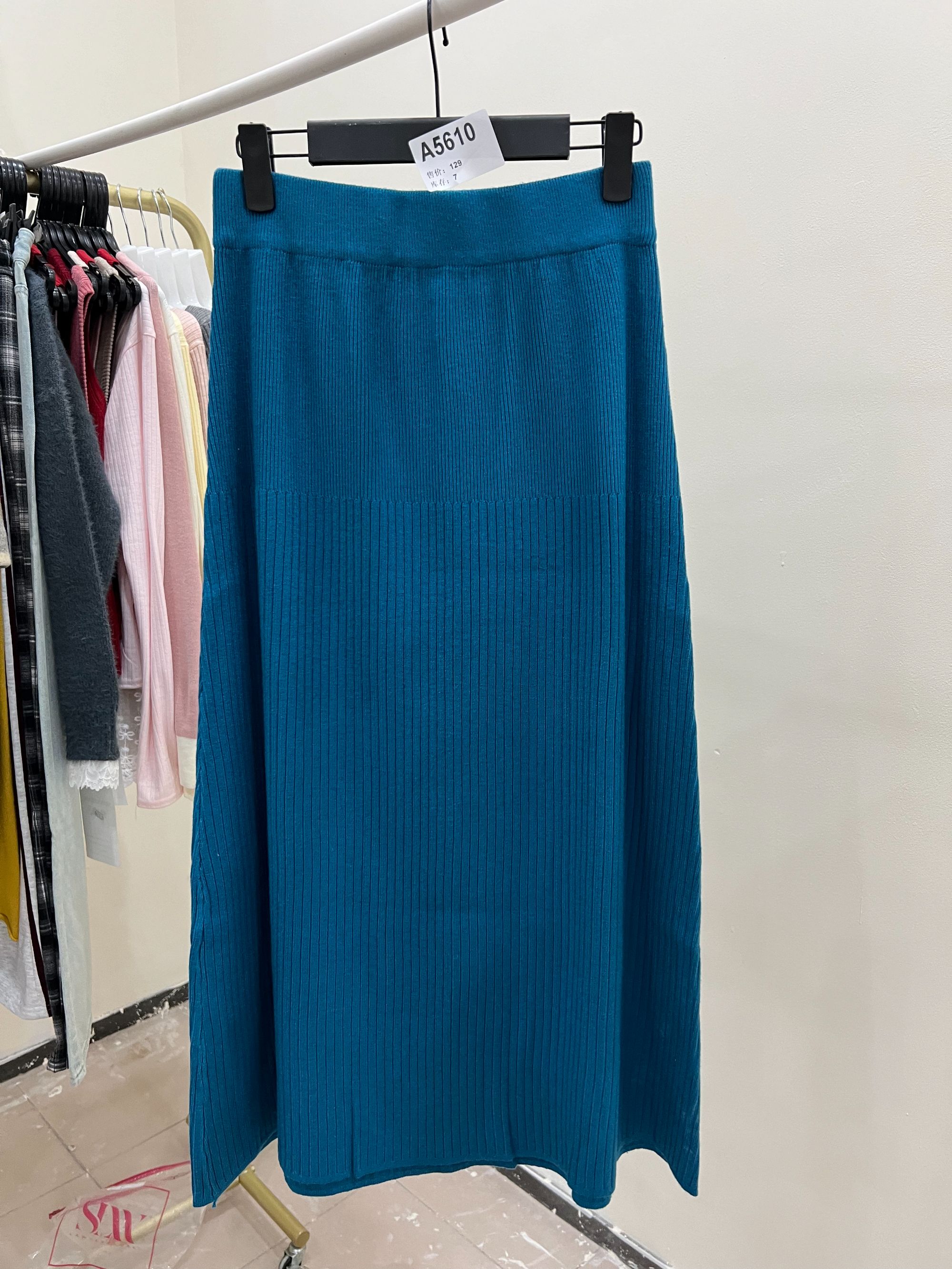 A56半身裙春秋百搭款气质休闲简约