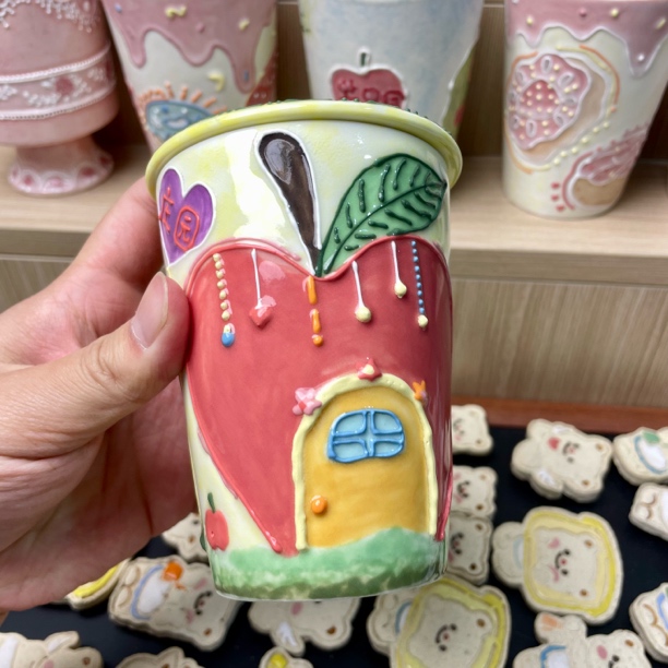 高温釉下彩 立体釉 手工绘画 可乐杯带盖 苹果小屋 044
