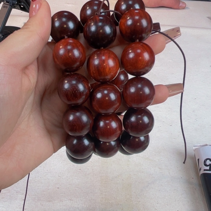 檀香紫檀（小叶紫檀）2.0顶泥玉化带金星新