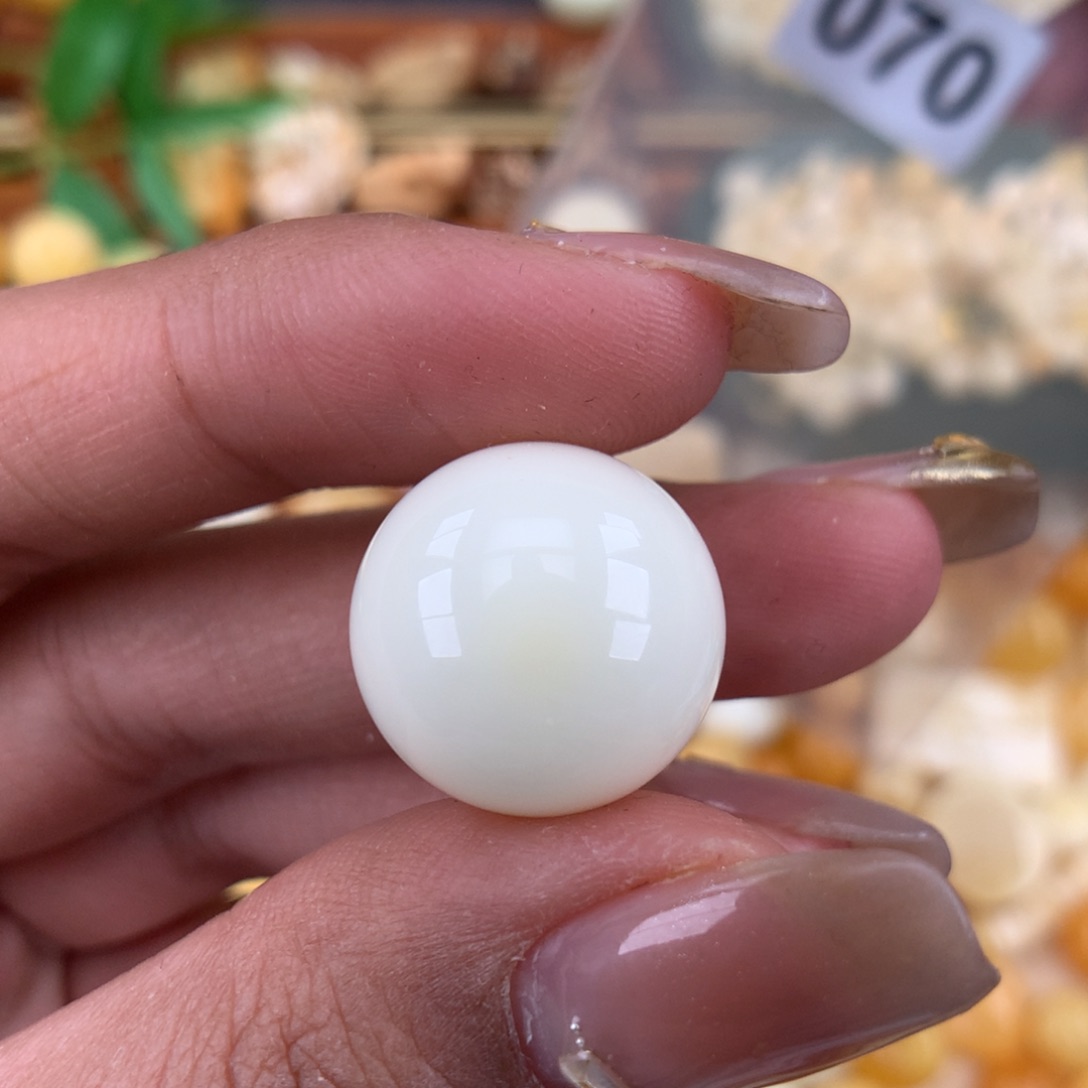 琥珀珠宝奇石未镶嵌17.3