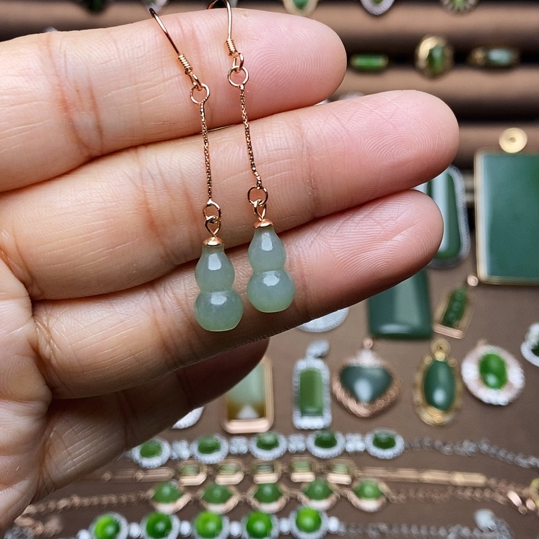 吊坠(不含链)未镶嵌和田玉（碧玉）耳饰