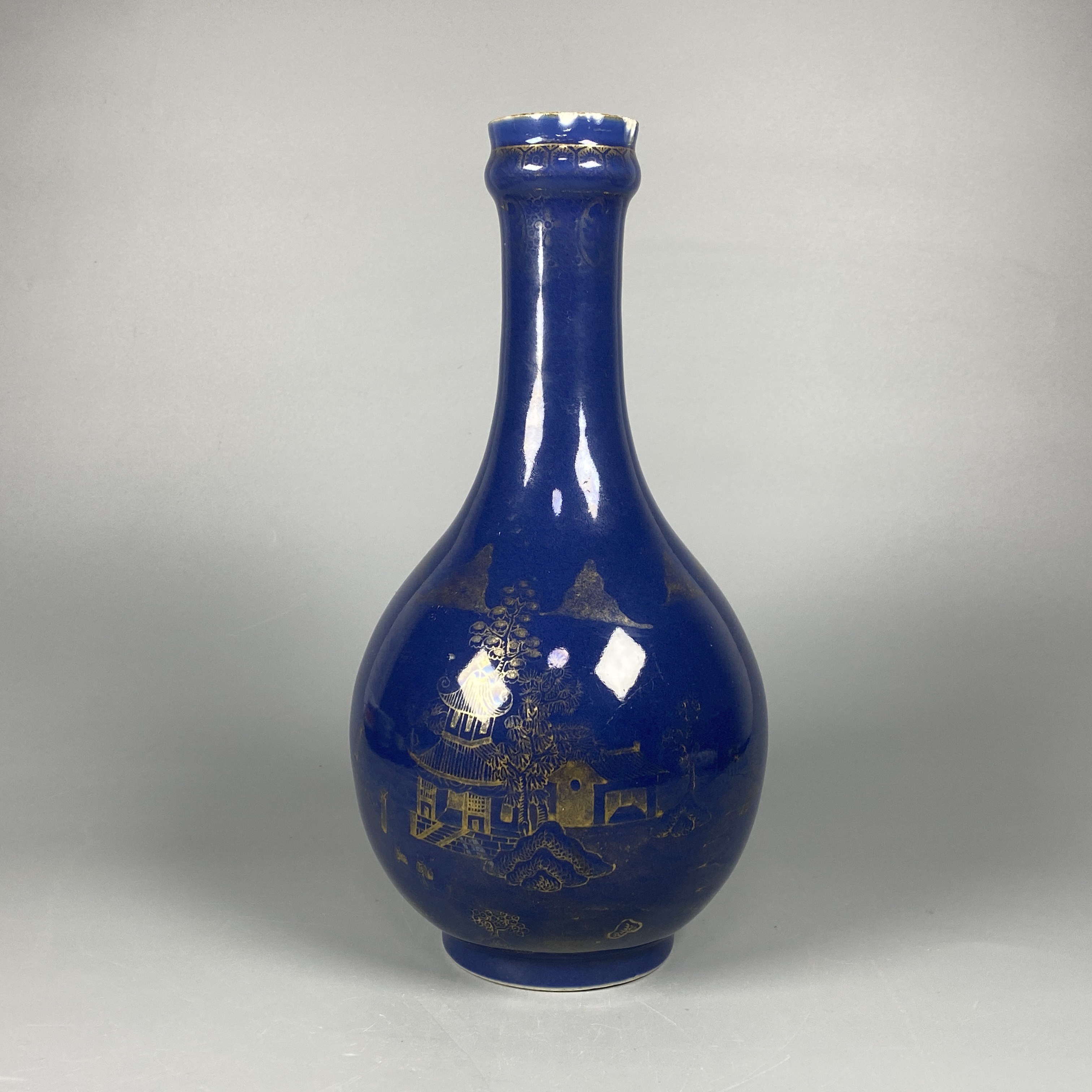 022051895 清中期 霁蓝釉描金蒜头瓶/DB/云南省文物总店