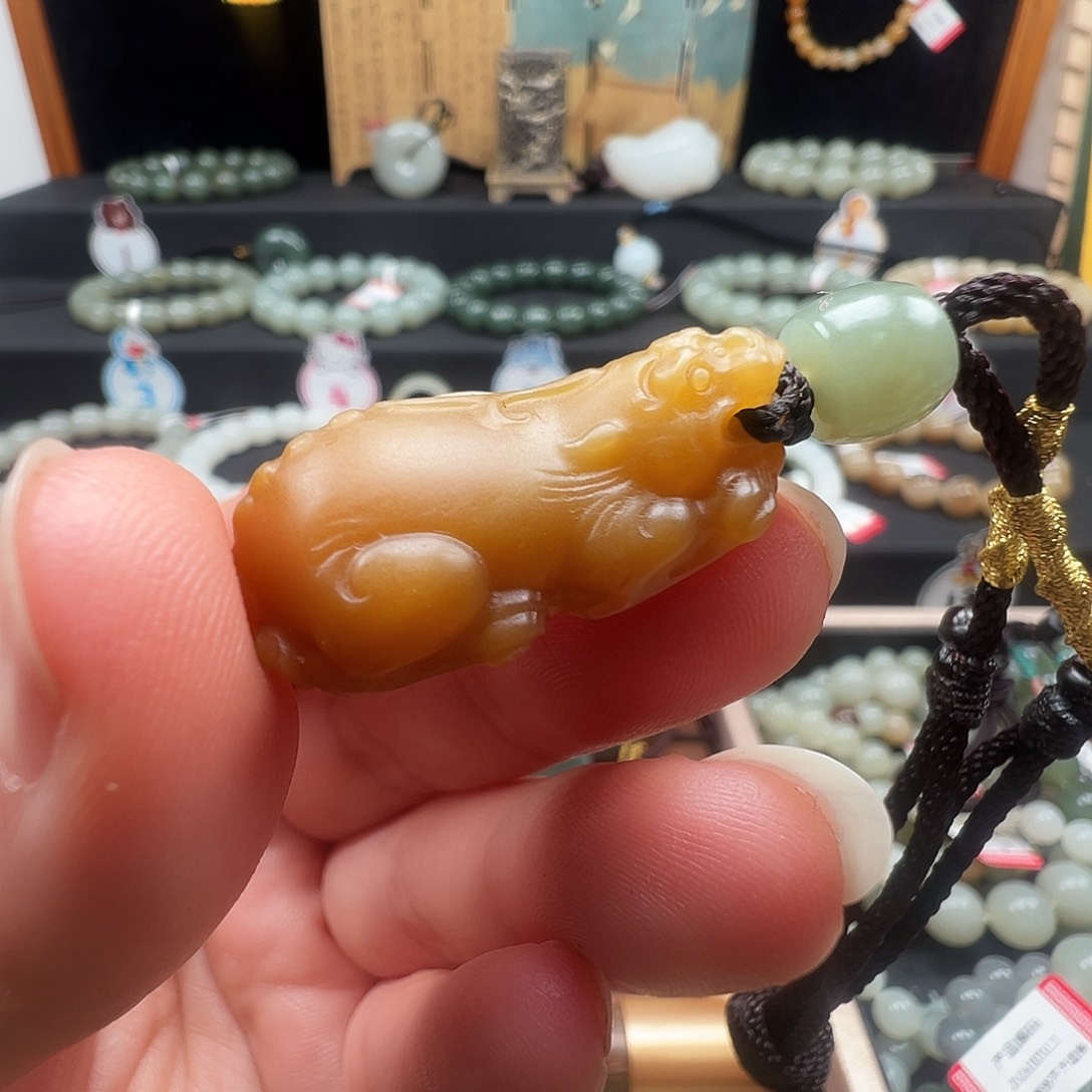 和田玉颈饰未镶嵌