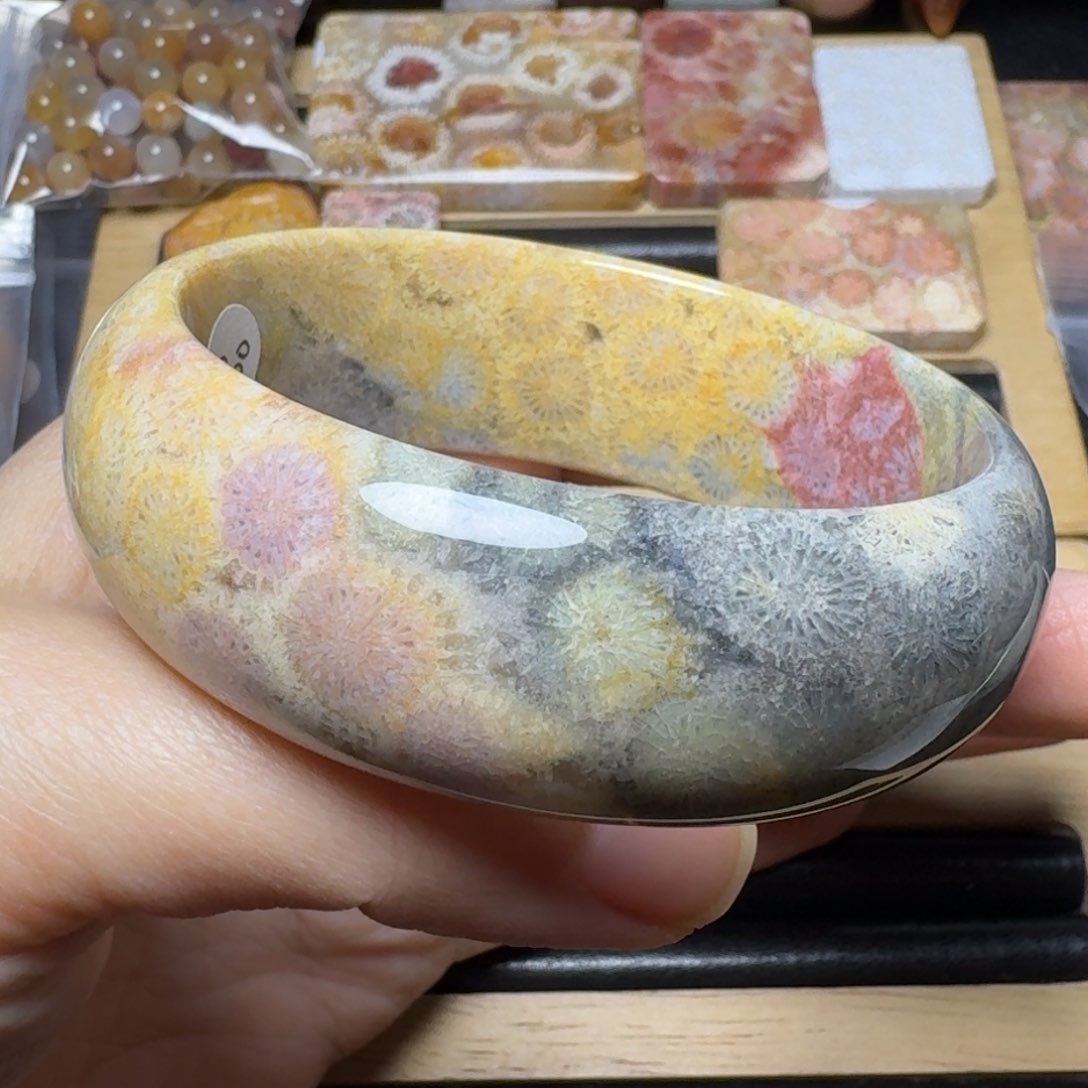 硅化玉国画菊花，56内径388未镶嵌