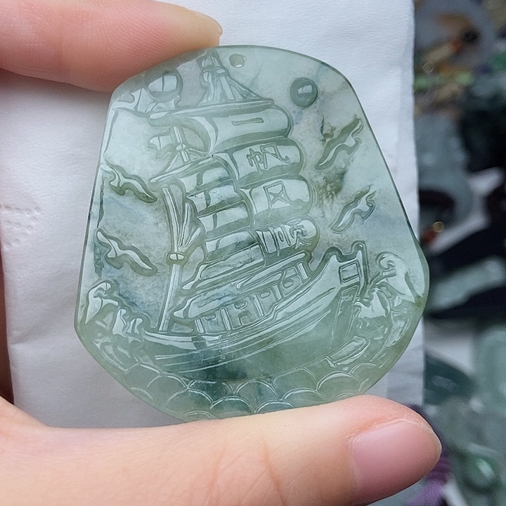 翡翠未镶嵌颈饰翡翠