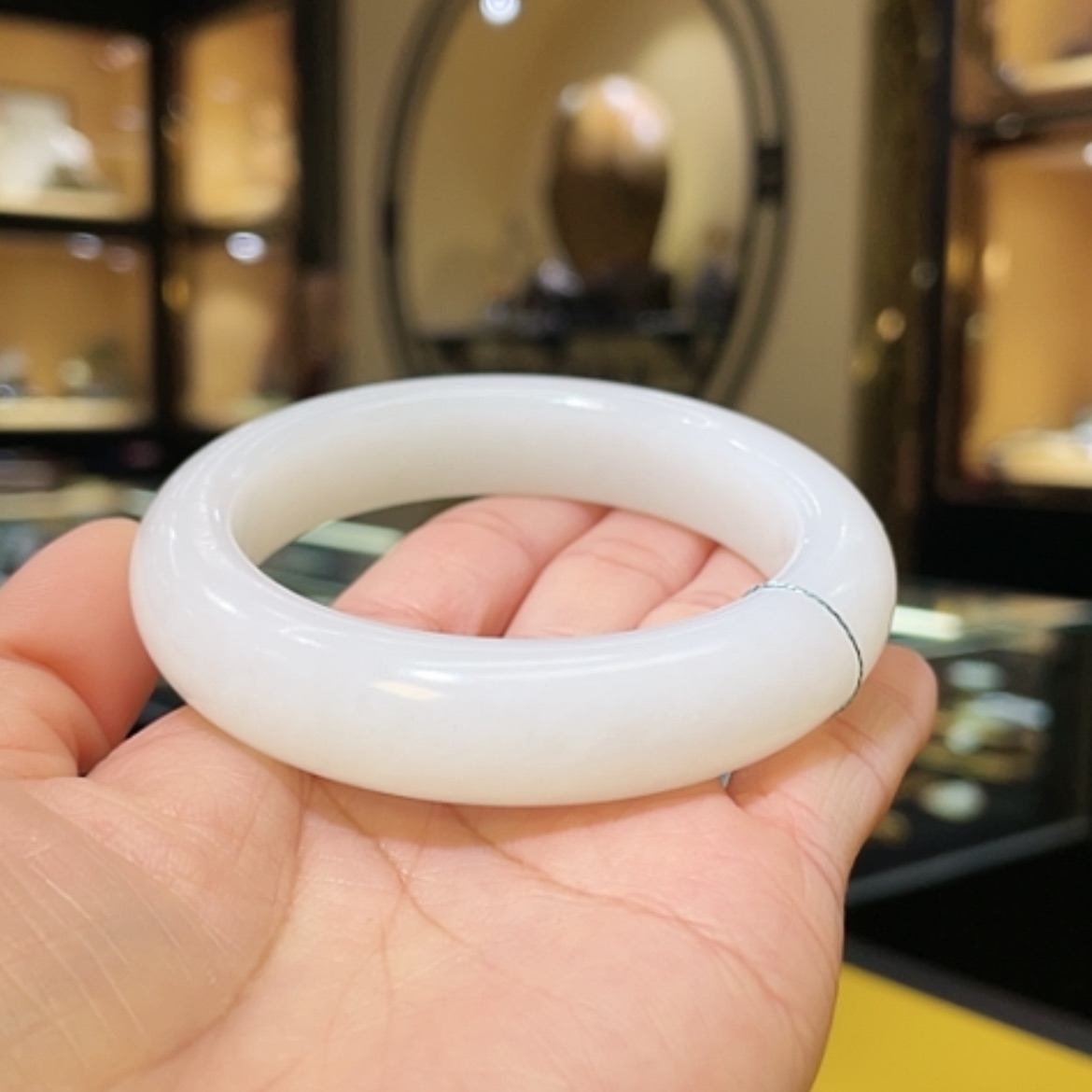 【闪购商品】和田玉手镯未镶嵌小****～56.8#78.1g