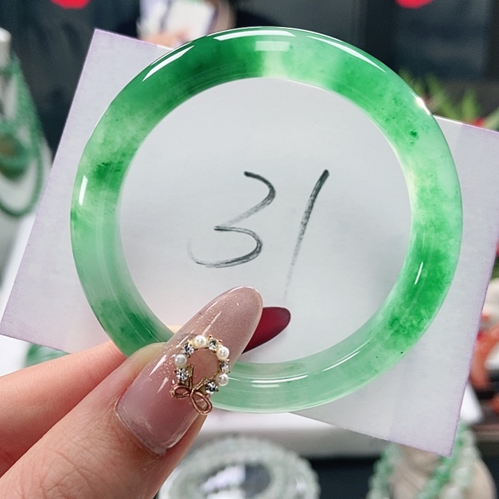 石英质玉手镯未镶嵌天然A货非洲翠手镯