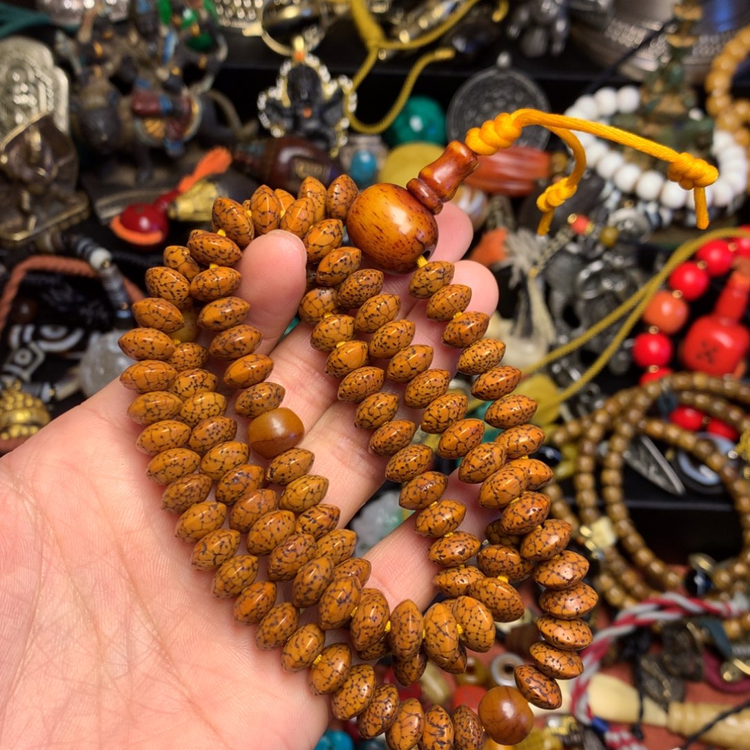 泥塑藏传文玩。小配饰。 