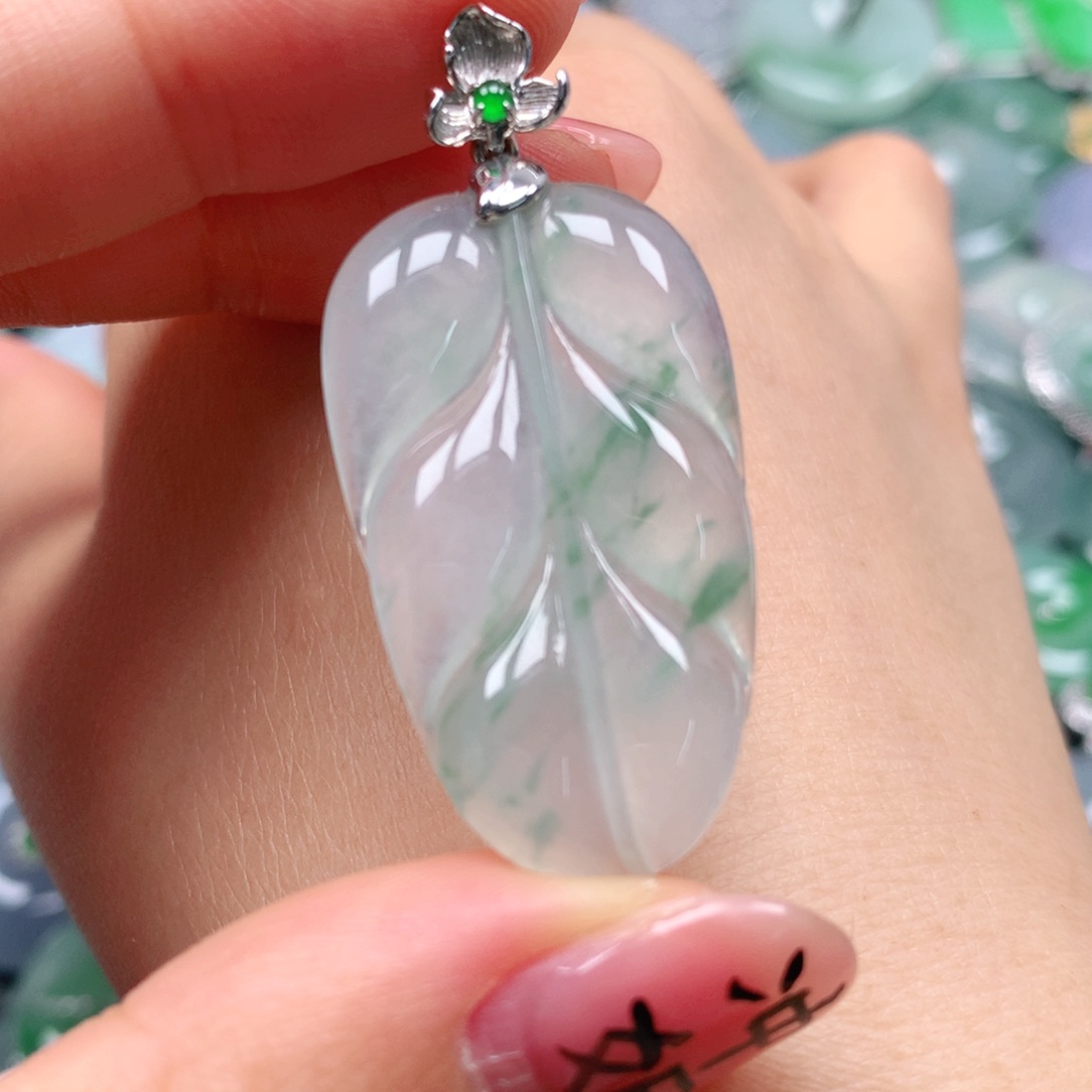 翡翠颈饰18K金镶嵌天然翡翠