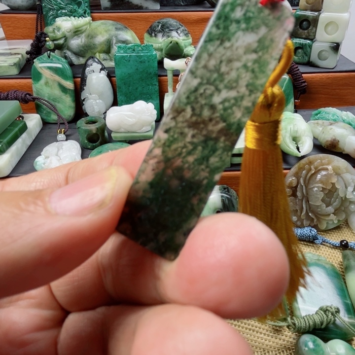 独山玉未镶嵌珠宝半成品