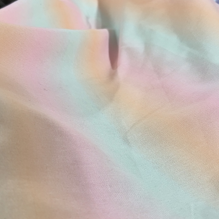 大***莉无纺布全棉纱卡彩虹色2m