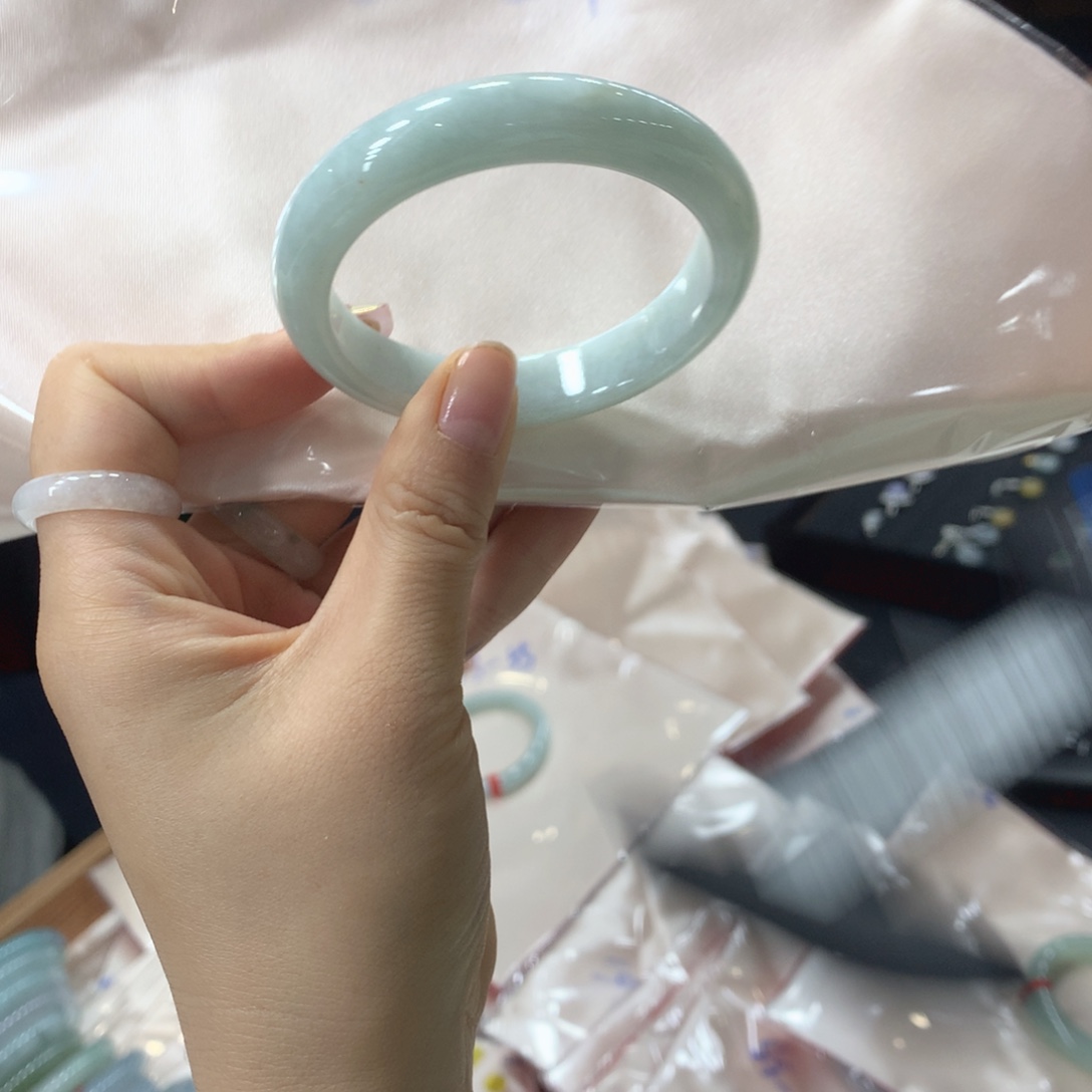 哼***麻翡翠未镶嵌手镯买断