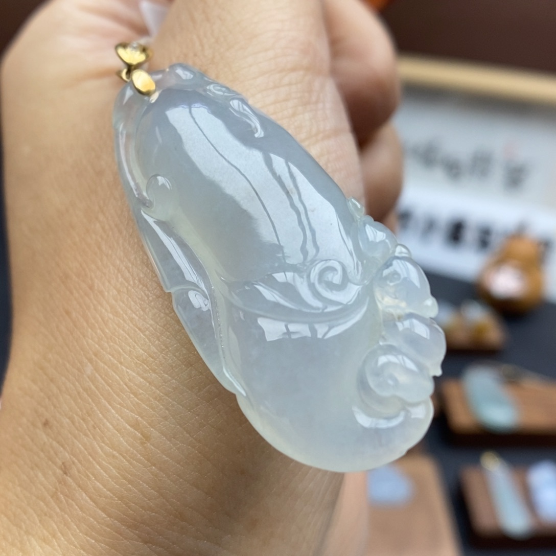 【闪购商品】颈饰18K金镶嵌翡翠56