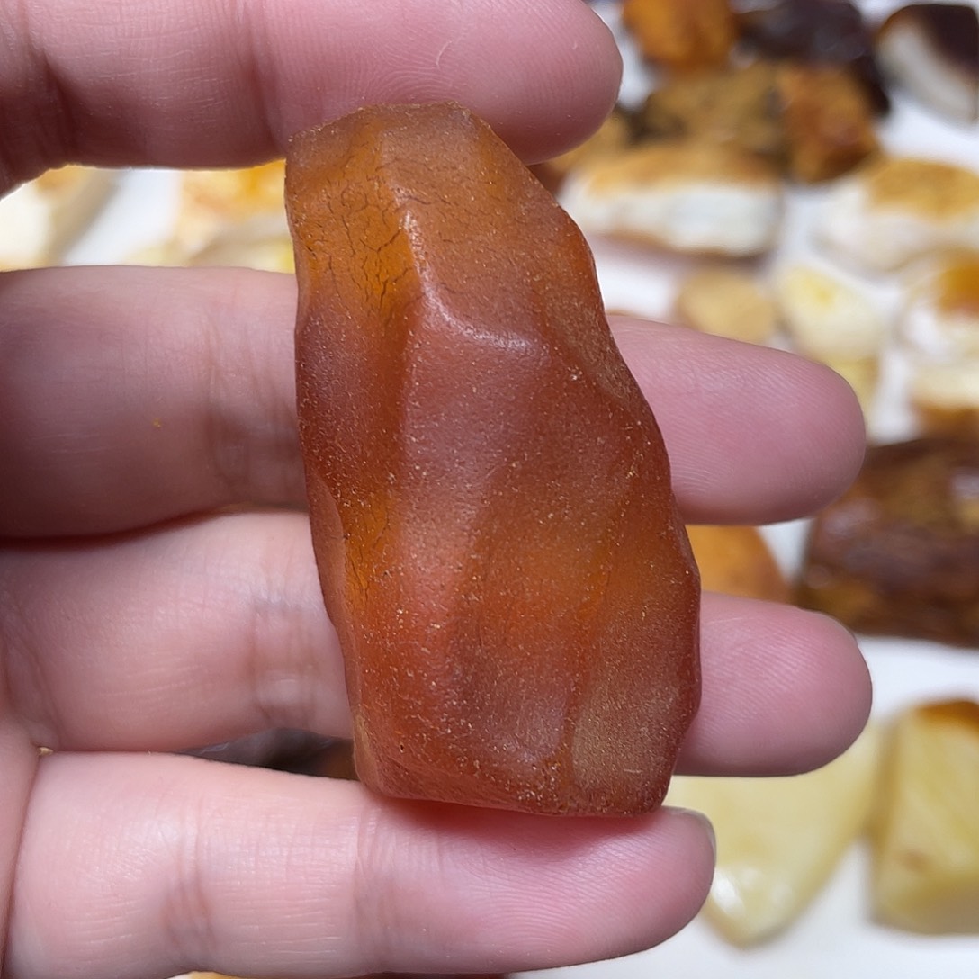 定制琥珀足银镶嵌原矿琥珀