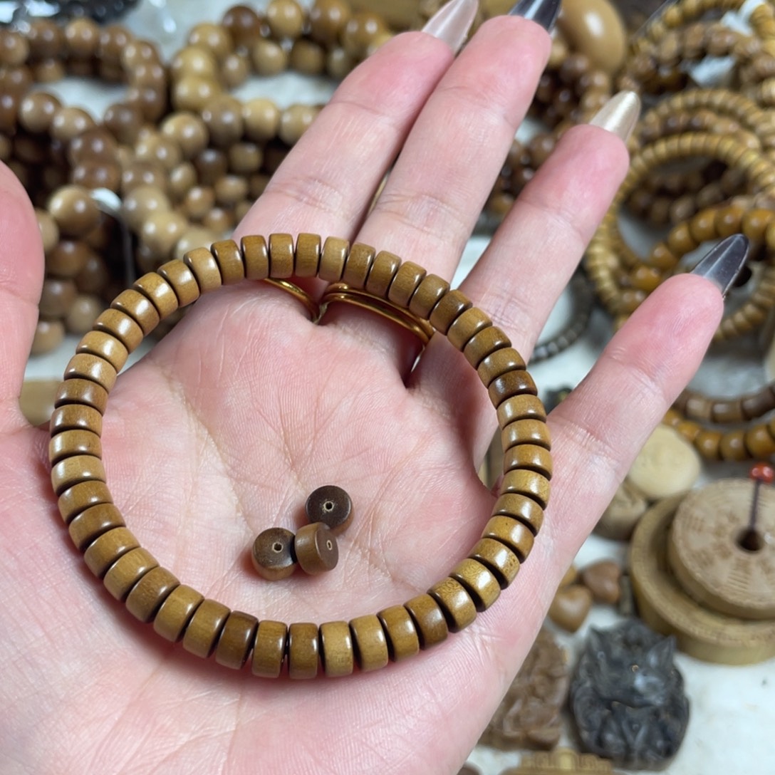 L***e檀香木手串/手链/老山檀香7✖️4药片