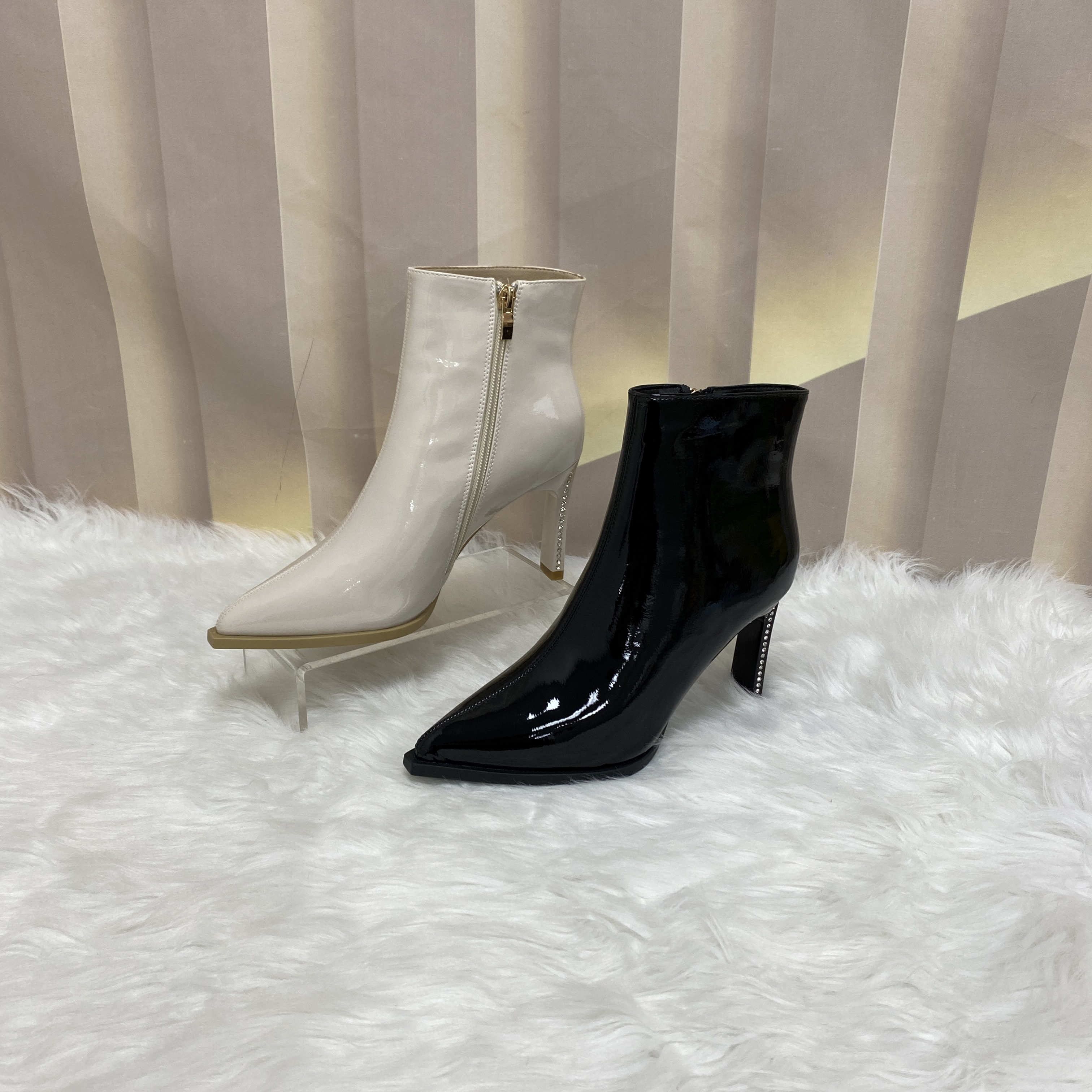 7927秋冬新款时尚百搭高跟尖头加绒时装靴F