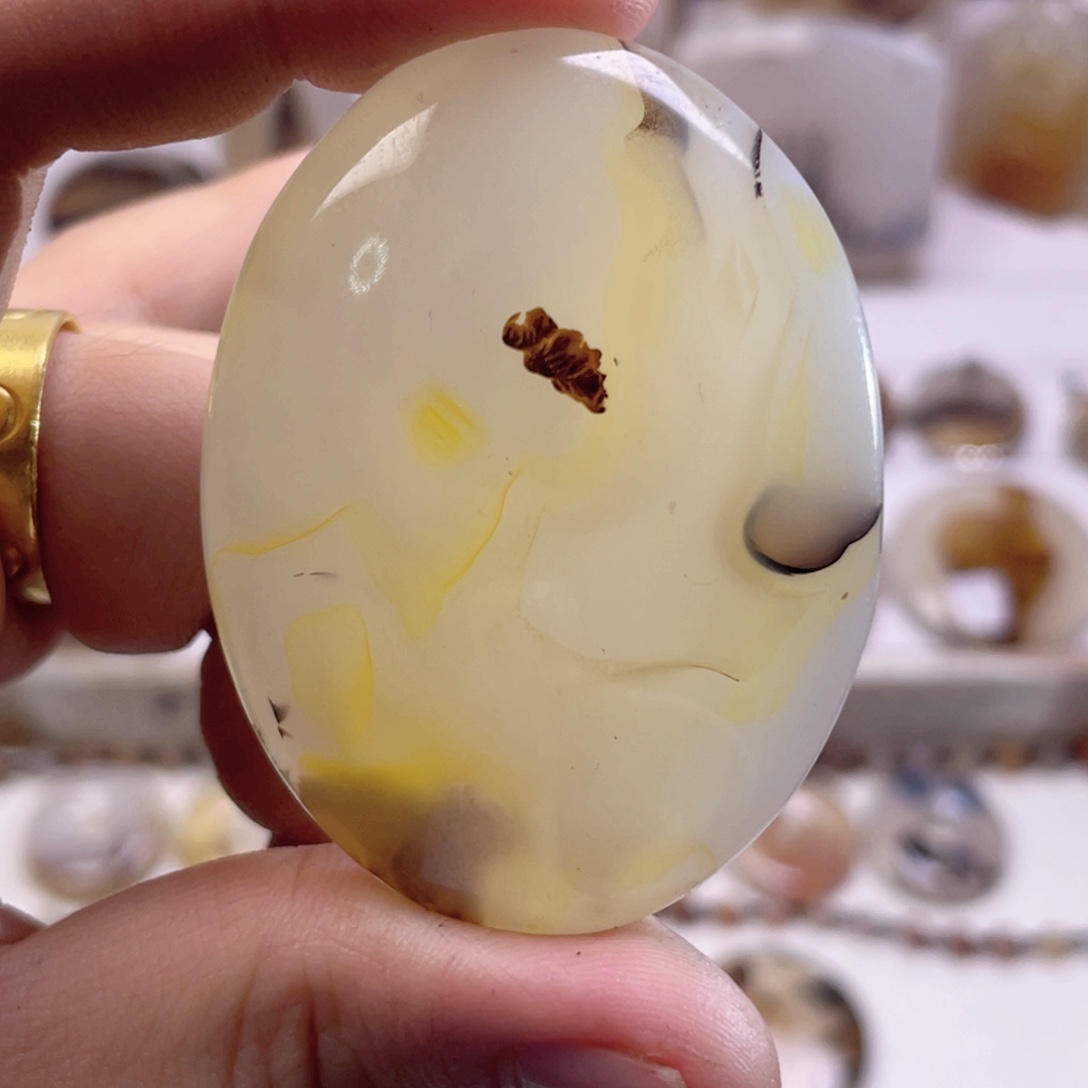 玛瑙/玉髓未镶嵌珠宝奇石