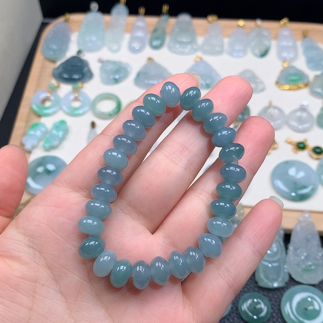 翡翠颈饰未镶嵌手串