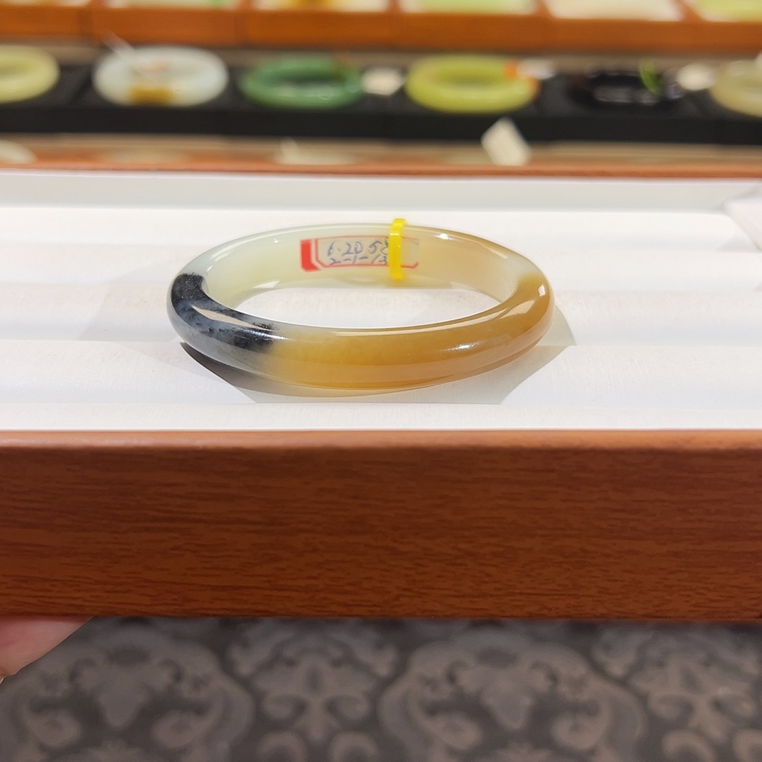 和田玉手镯未镶嵌  【三色糖青花、贵妃】