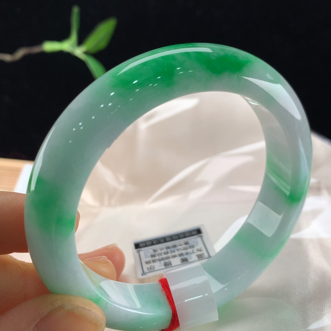 翡翠手镯未镶嵌111-0128