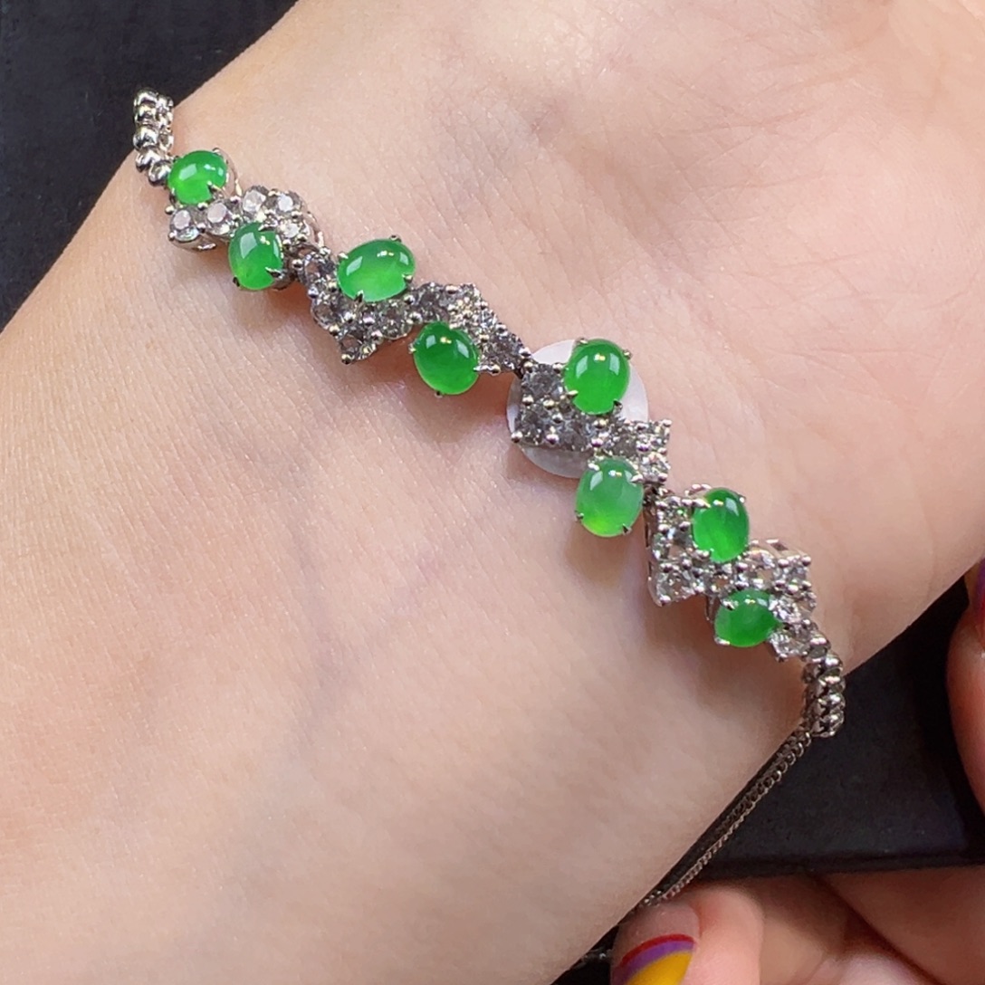 m***m翡翠18K金镶嵌手链蛋面