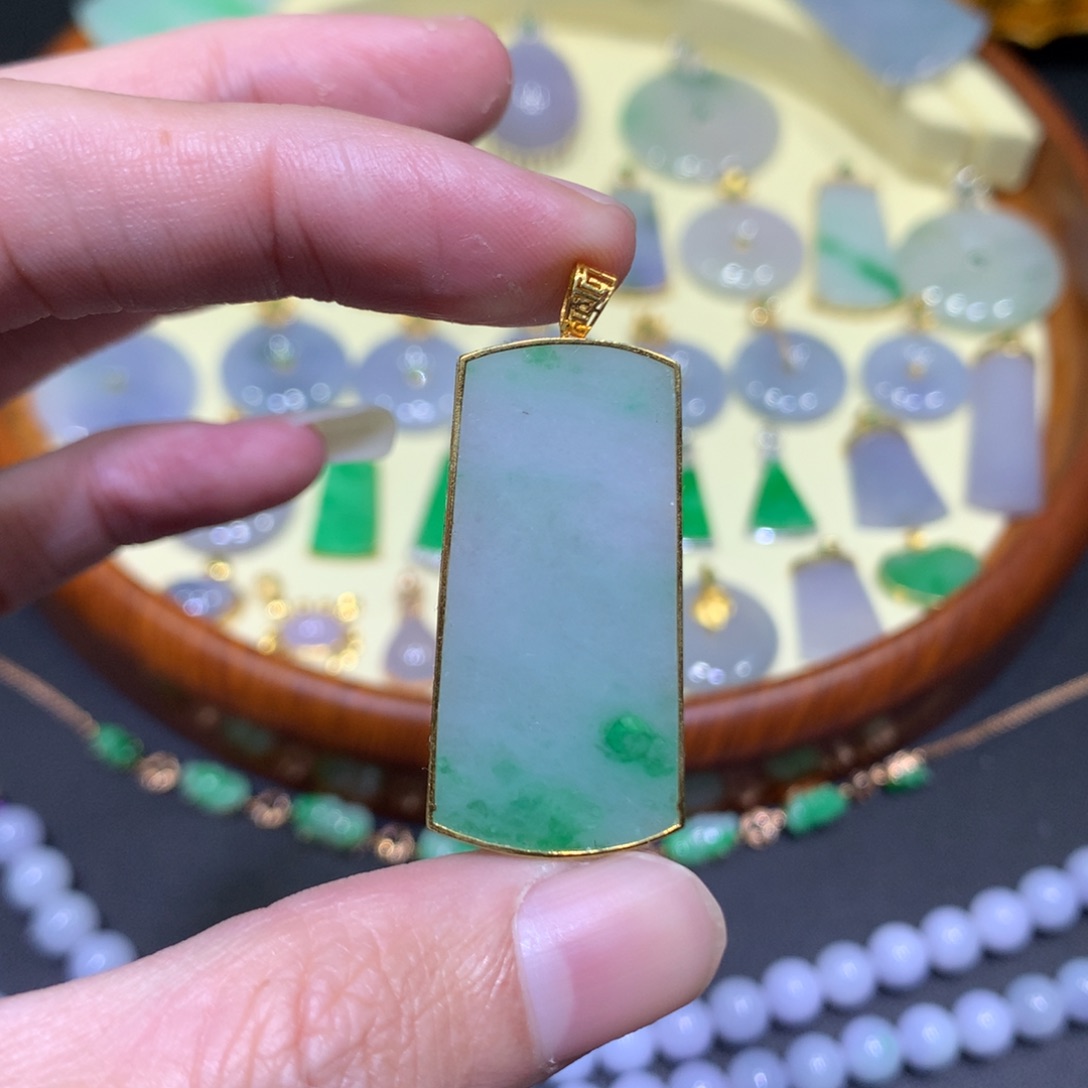 翡翠吊坠(不含链)18K金镶嵌