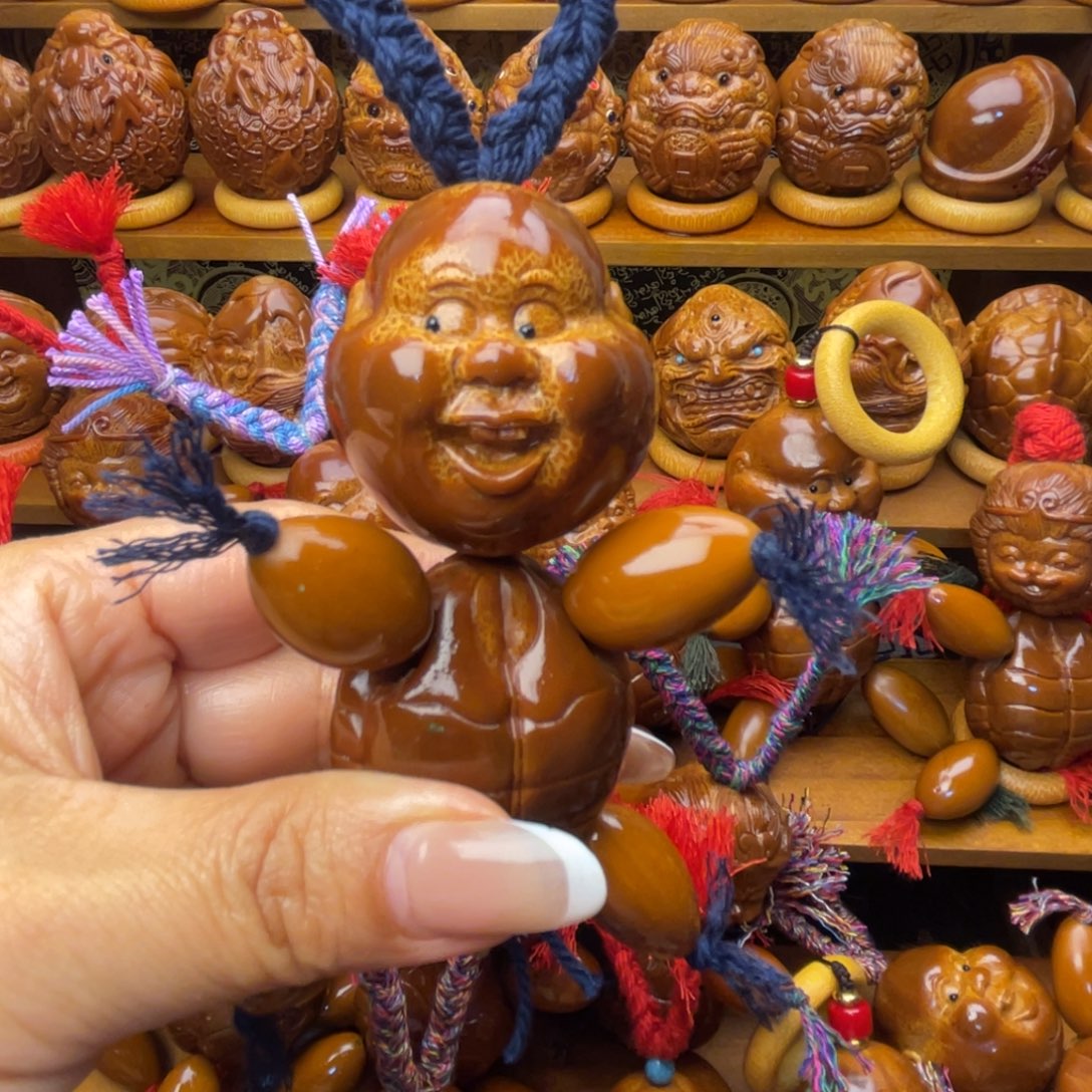 ᥫ***ℳ橄榄核吊坠蓝色头发