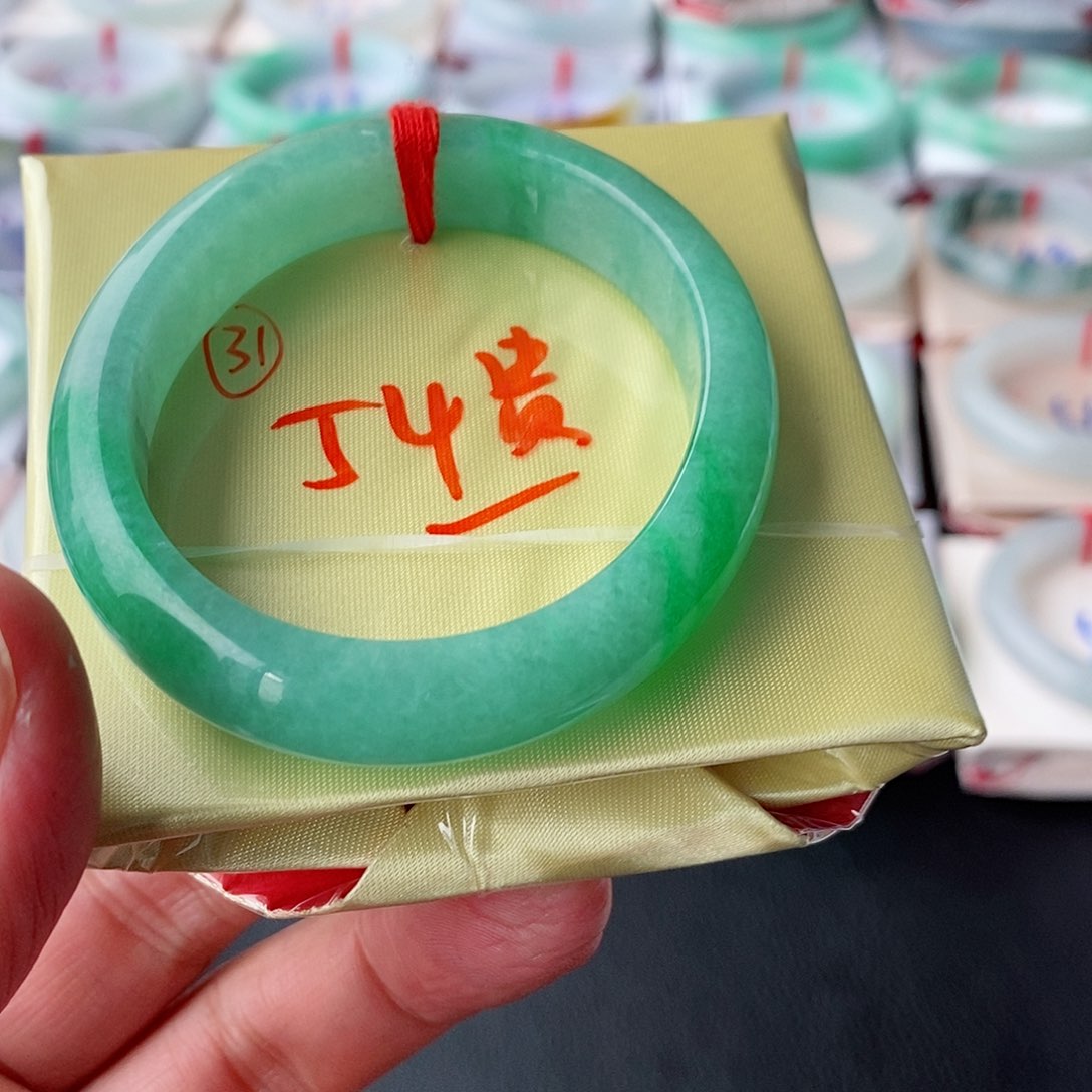 翡翠手镯未镶嵌31号链接