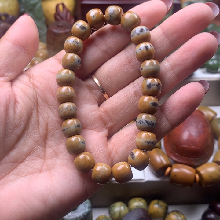 岫岩河磨玉（透闪石质玉）手链未镶嵌