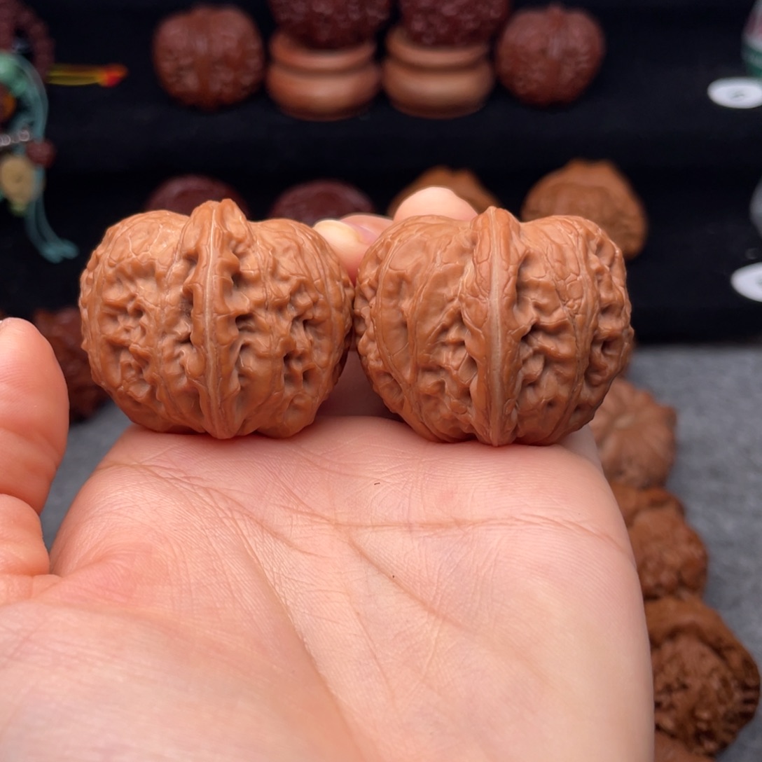 文玩核桃吊坠V**窝全品元宝39尺41.5克大红皮福利价