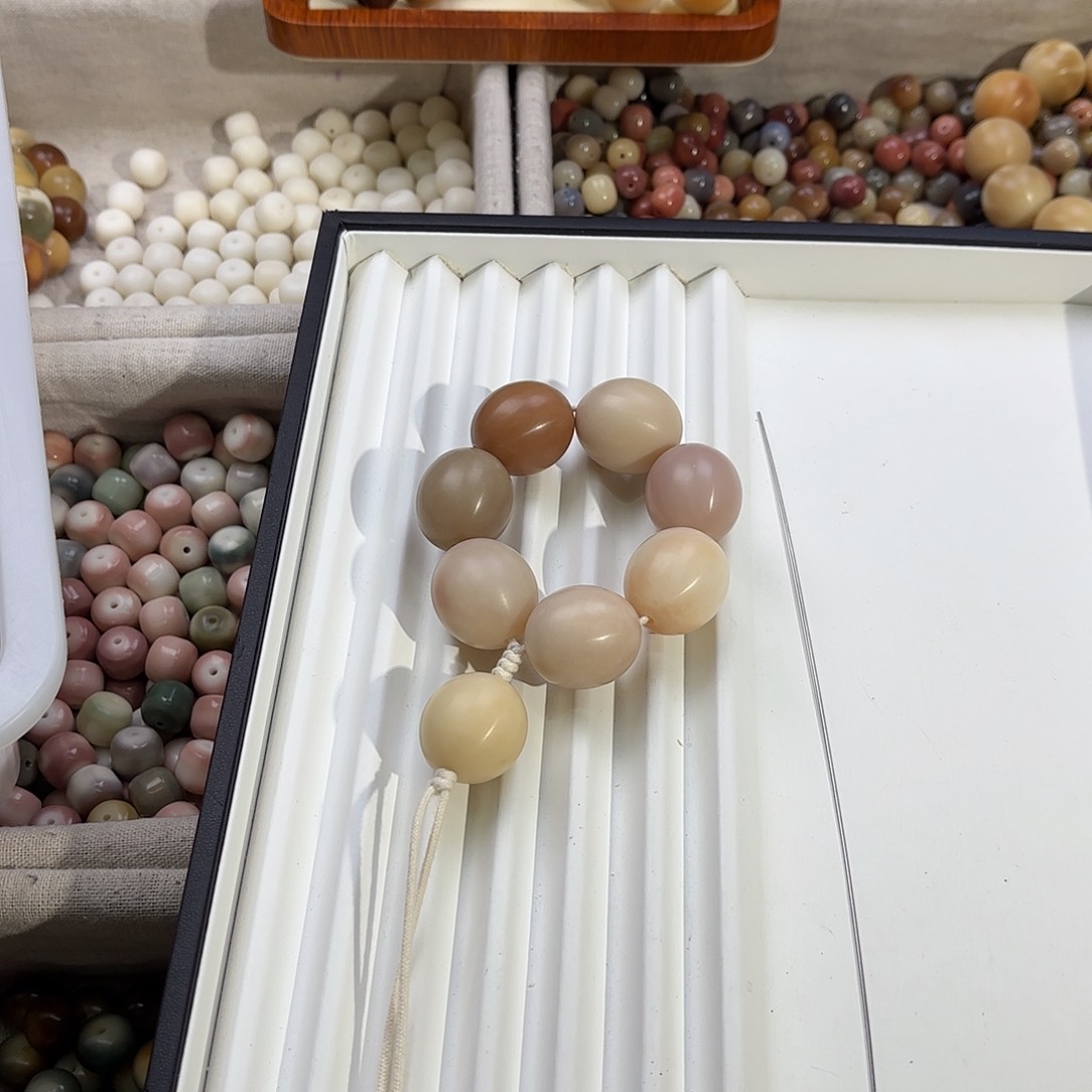 菩提根/象牙果手串?****仙卡25×28随形7颗默认微瑕