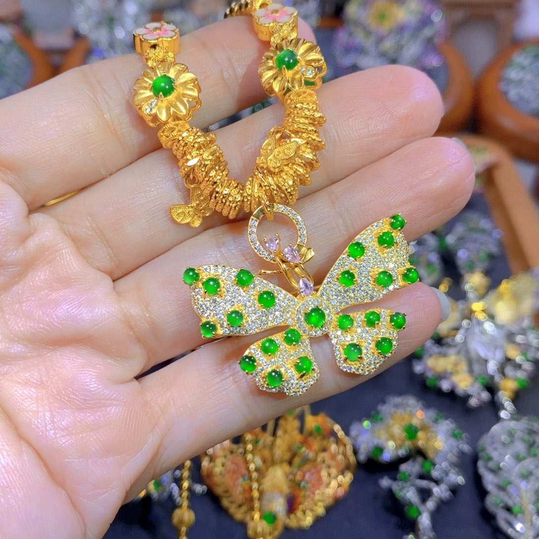 翡翠颈饰银S925镶嵌天然翡翠