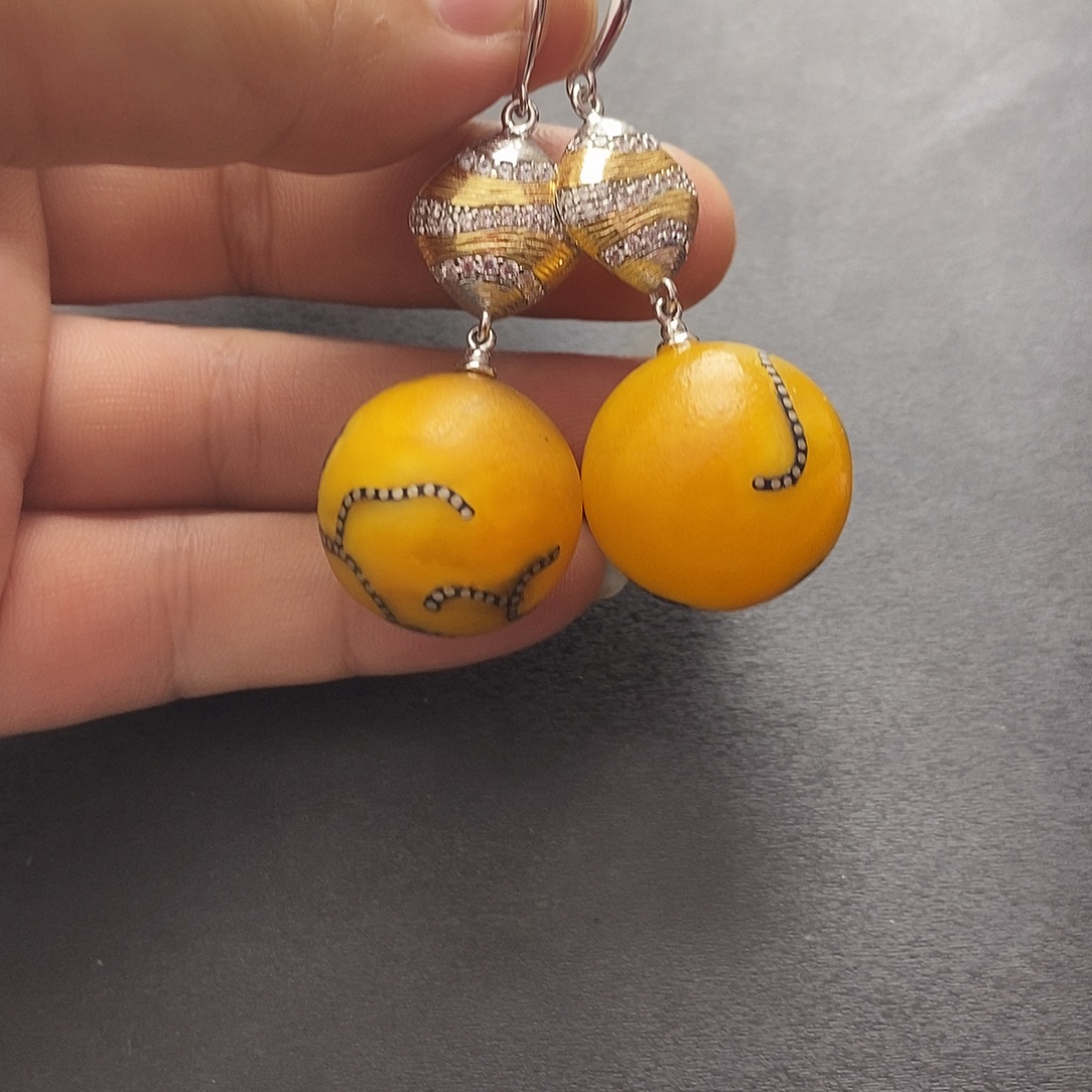 琥珀未镶嵌裸石耳坠