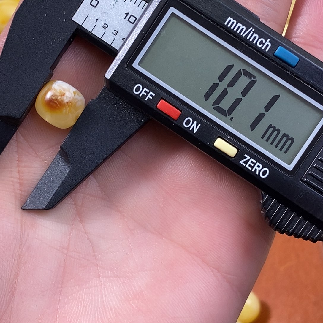 琥珀裸石未镶嵌老型