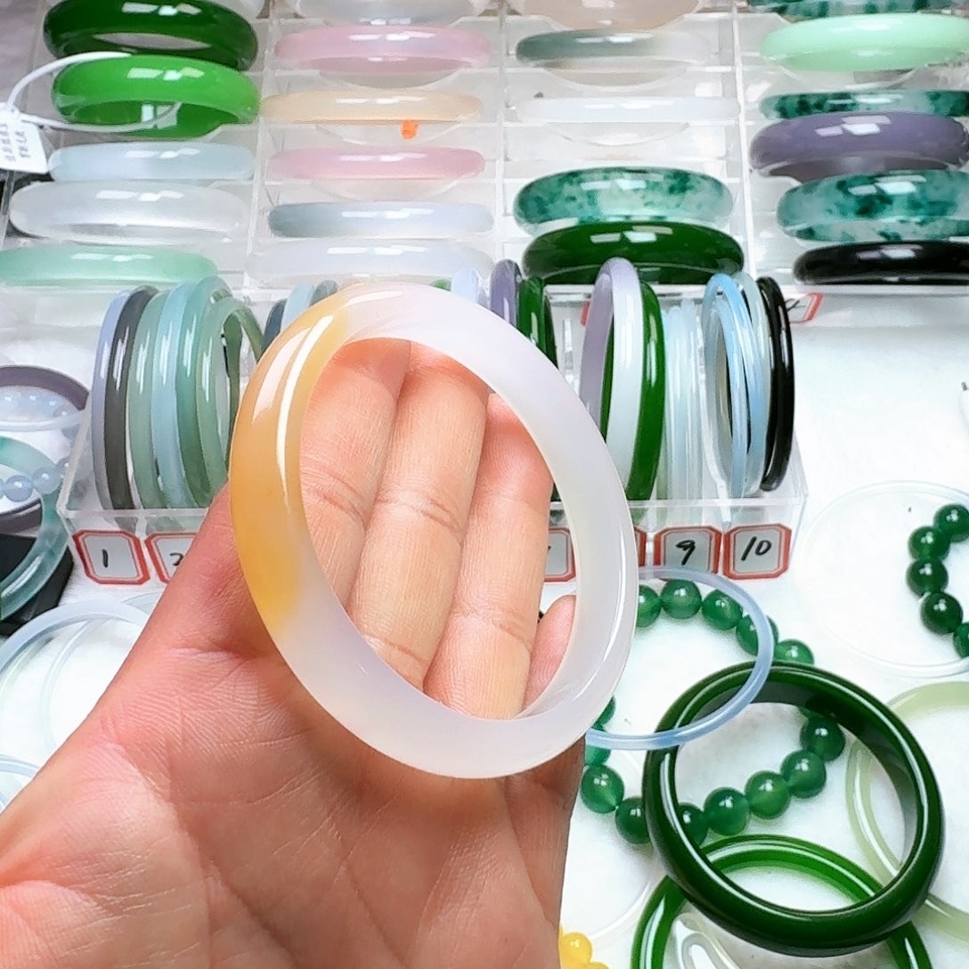 玛瑙/玉髓手镯未镶嵌