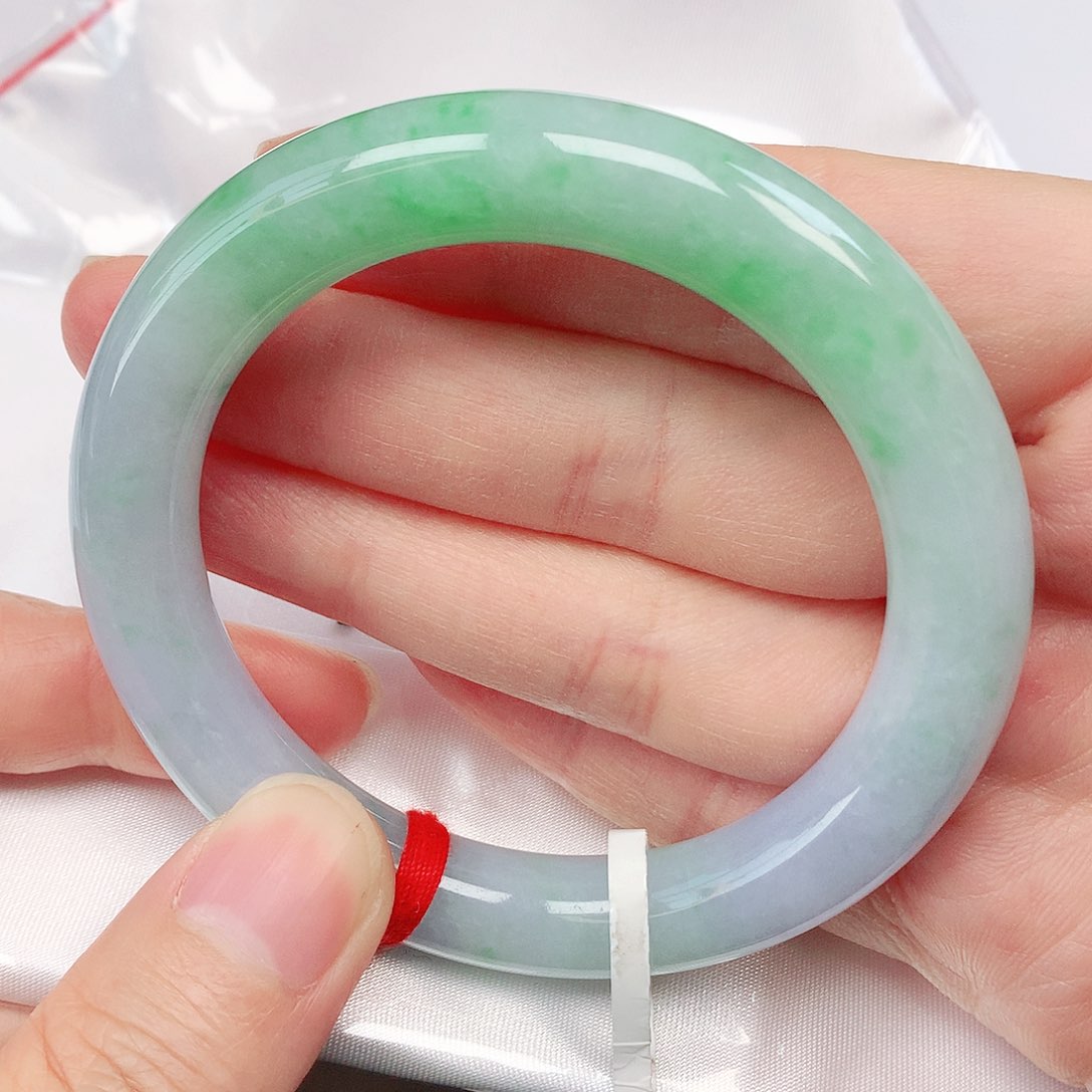 翡翠手镯未镶嵌抖音761