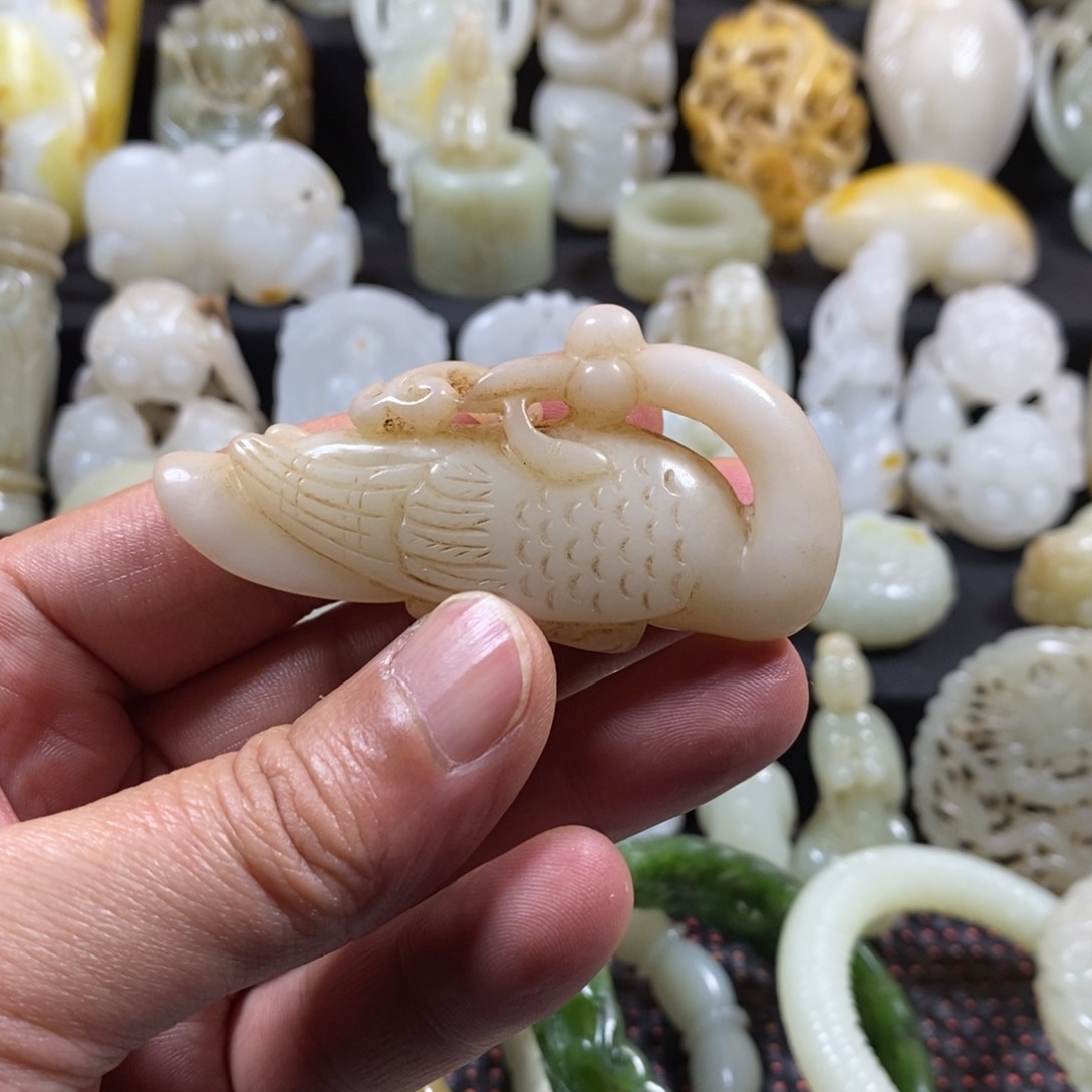 和田玉颈饰未镶嵌