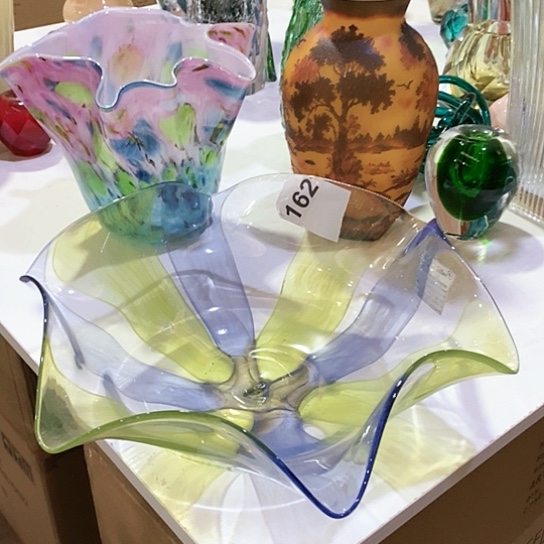 琉璃花瓶高13厘米口径30厘米