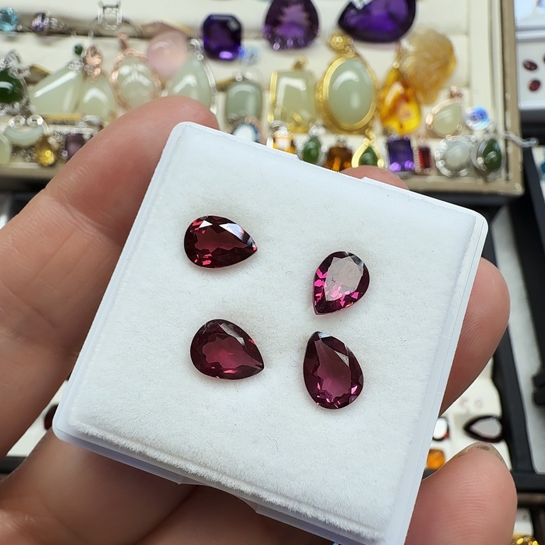 未镶嵌珠宝半成品石榴石抢购福利款四颗一组6×8适合做四叶草吊坠