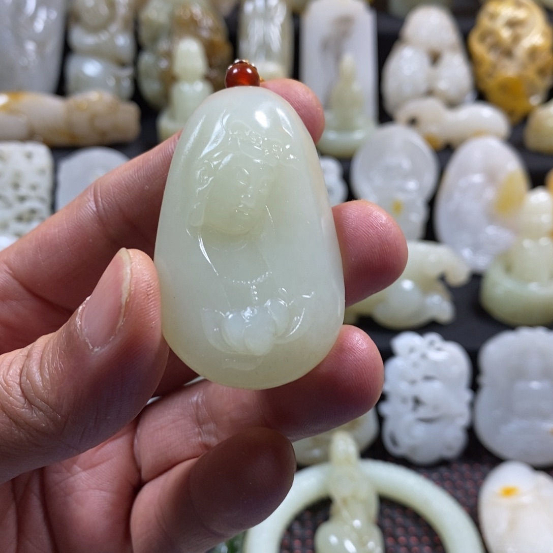 和田玉颈饰未镶嵌