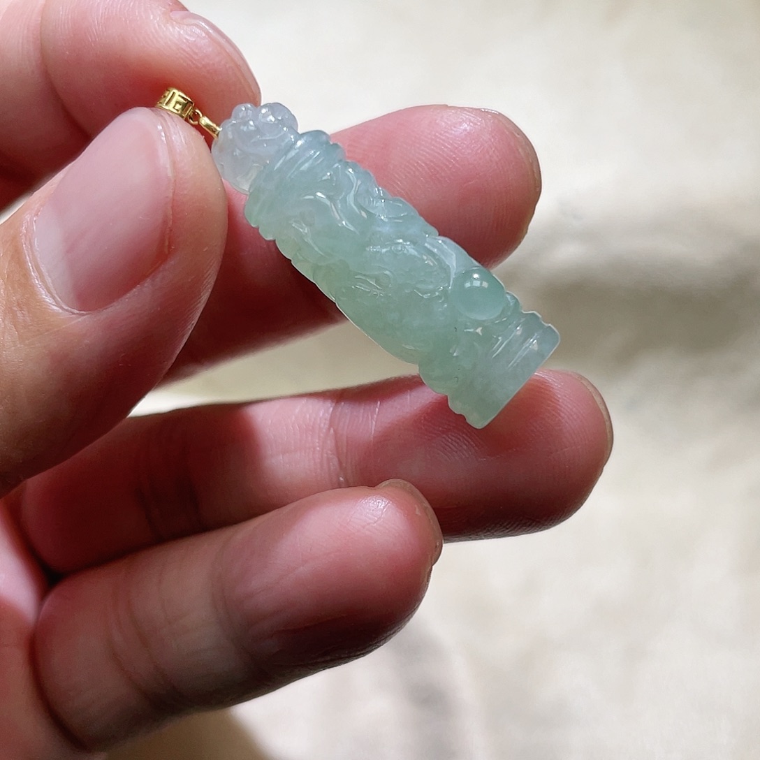 定制翡翠未镶嵌红*鲤天然翡翠A货