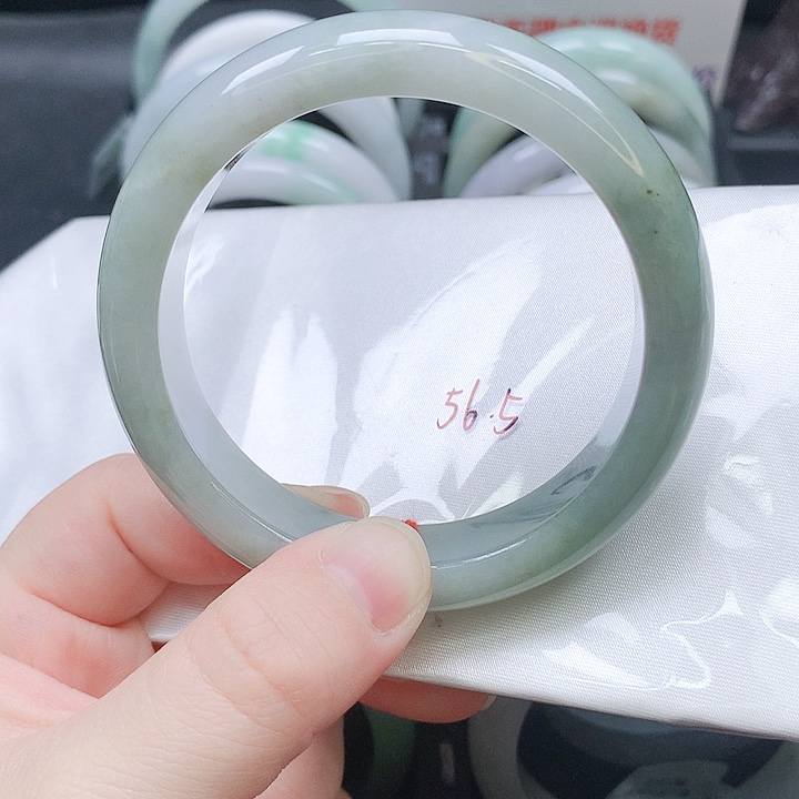 翡翠未镶嵌手镯250