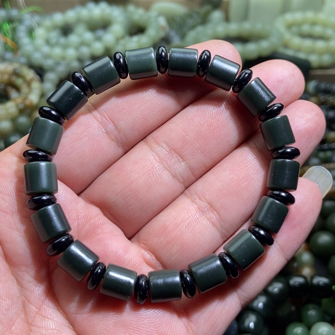 未镶嵌和田玉手链