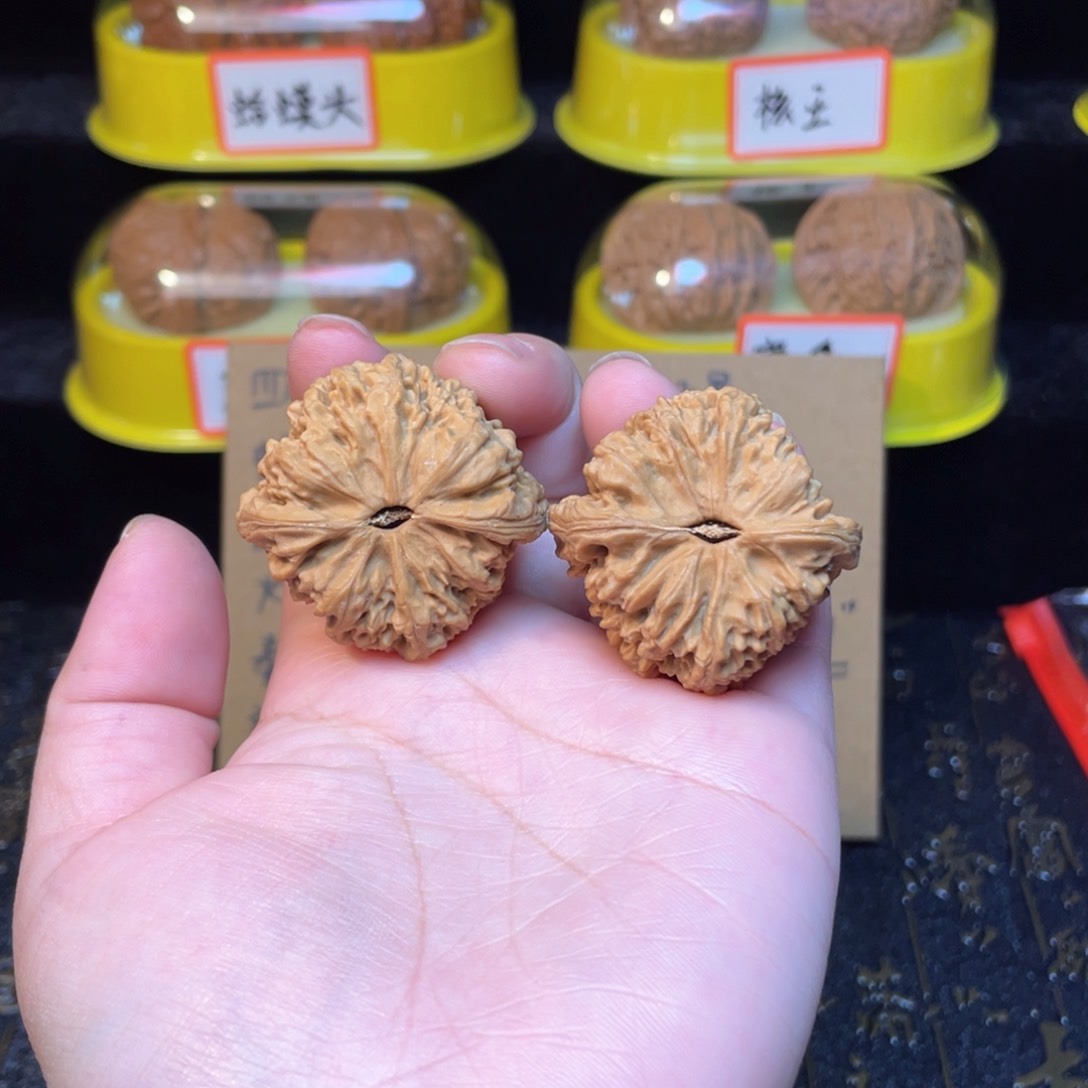 文玩核桃把件南疆石38尺