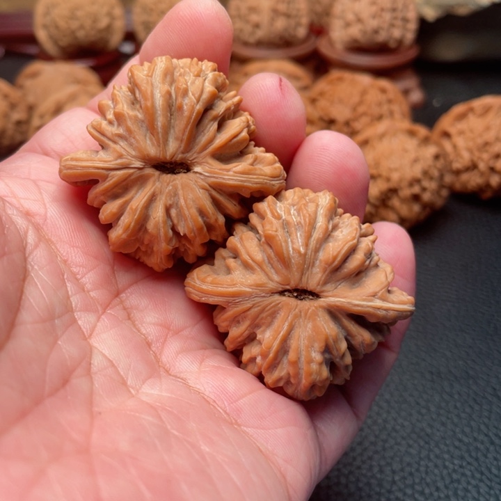 文玩核桃把件42全品山地楼