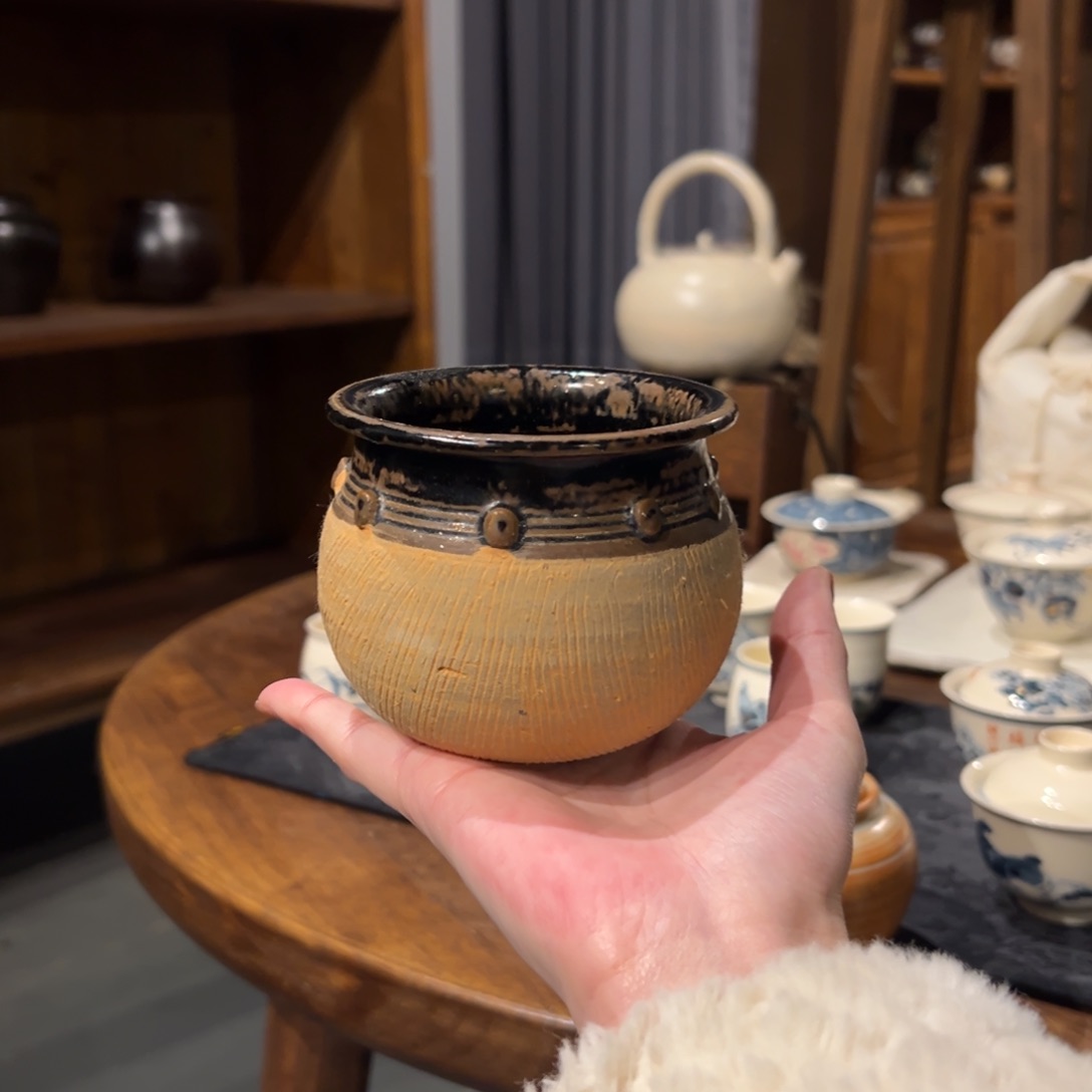 摆件陶瓷。     陶瓷。    