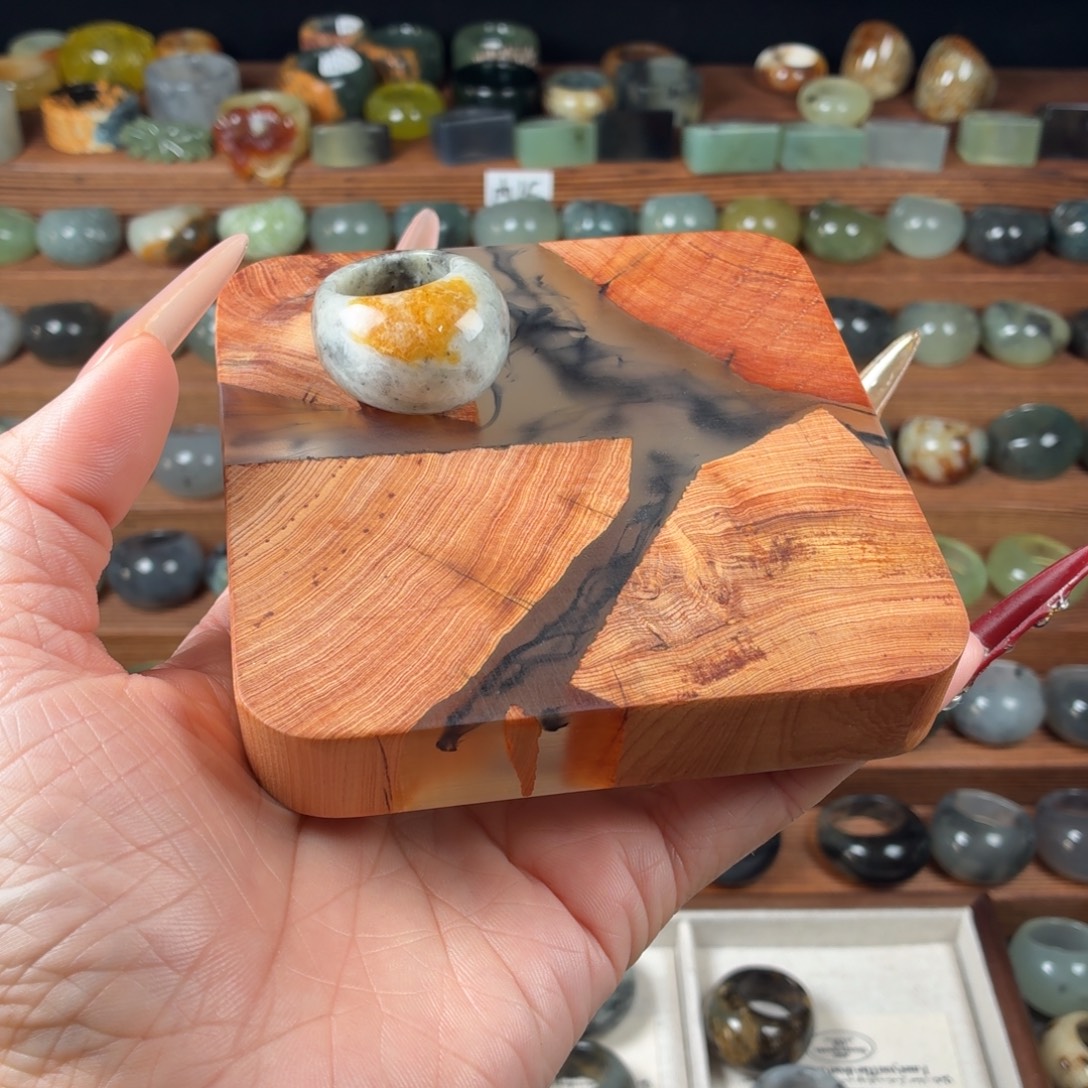 清***发蛇纹石玉未镶嵌戒指