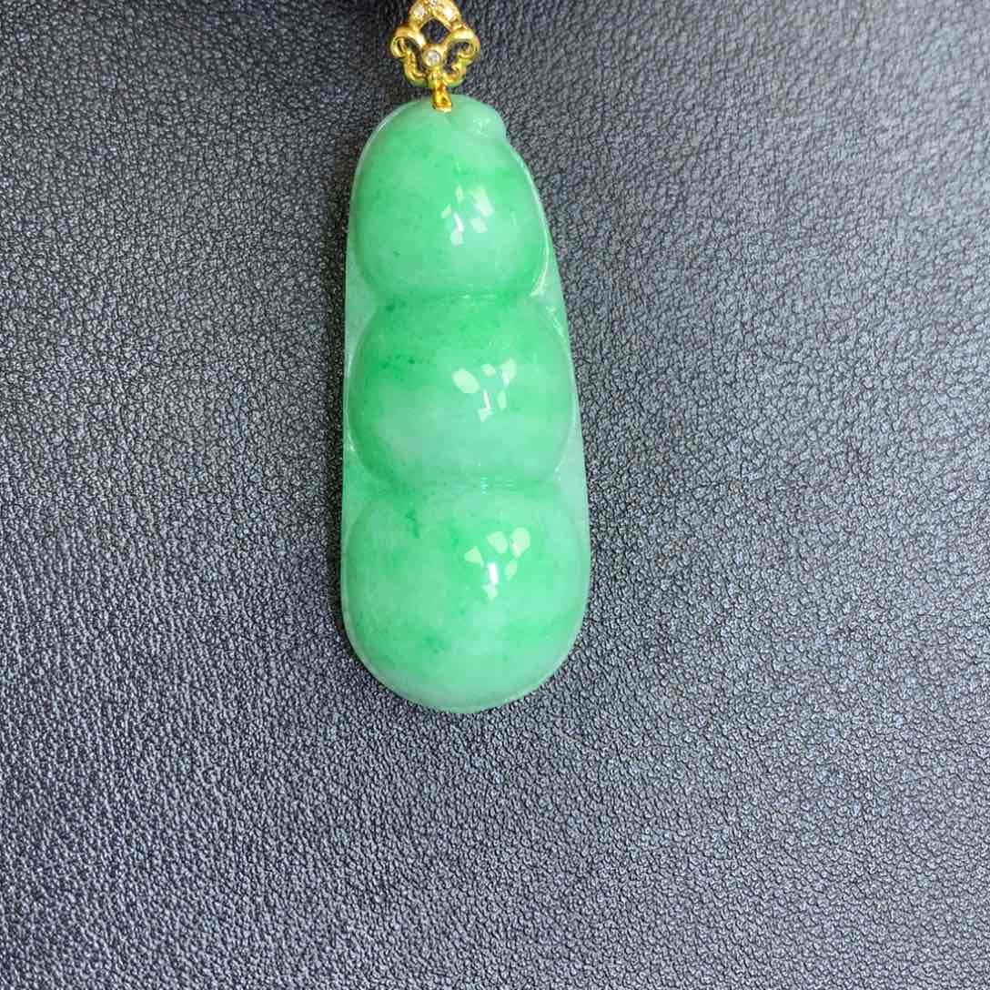 翡翠颈饰18K金镶嵌翡翠